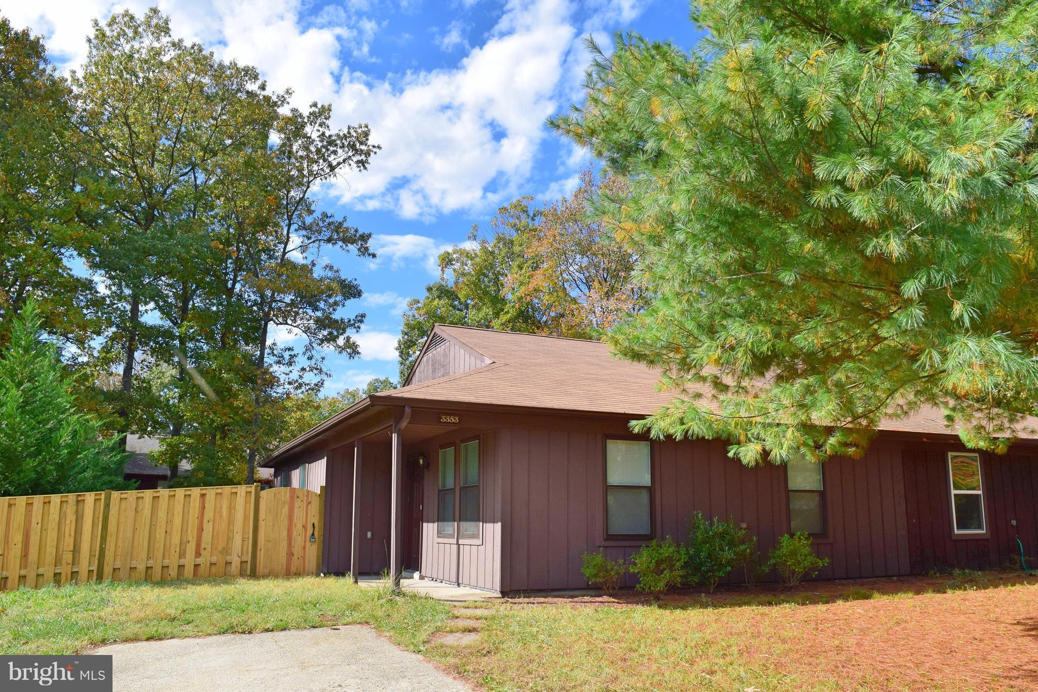 ST CHARLES SUB - HUNTINGTON - Residential Lease