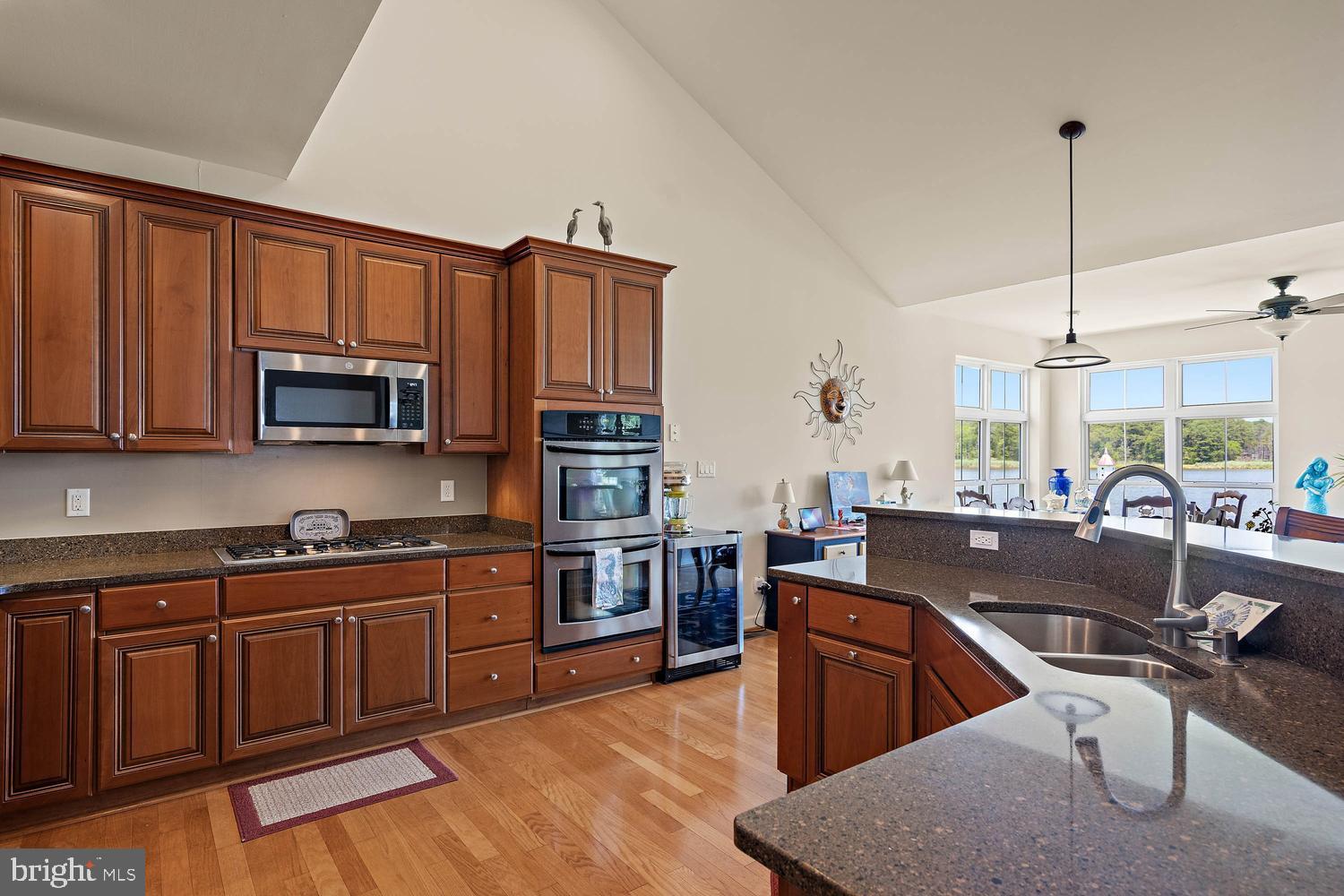 SWANN COVE - Residential