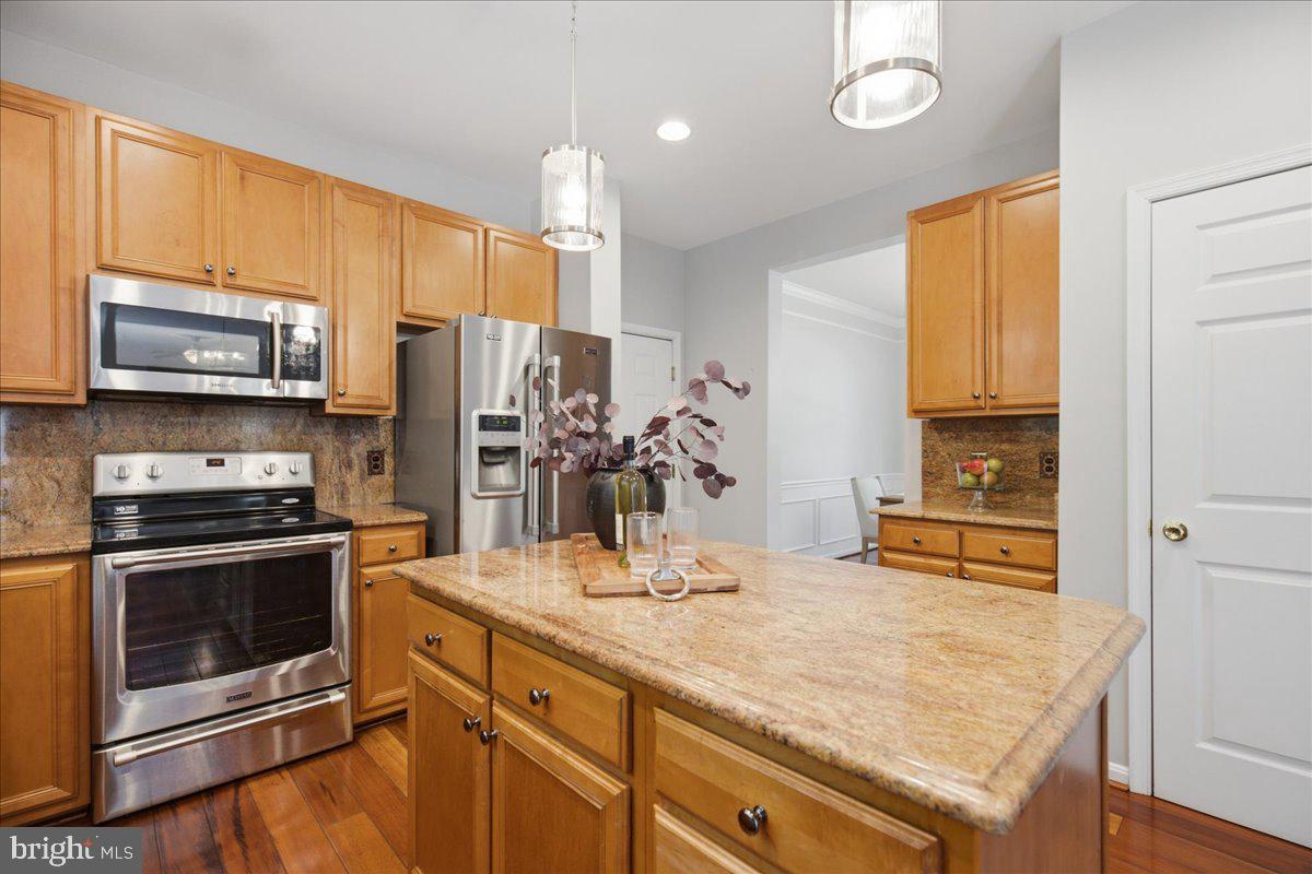 HUNTING CREEK KNOLLS - Residential