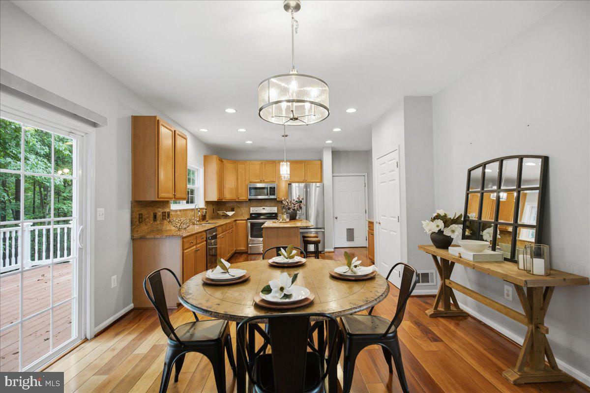 HUNTING CREEK KNOLLS - Residential