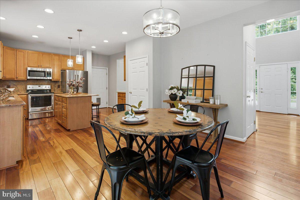 HUNTING CREEK KNOLLS - Residential