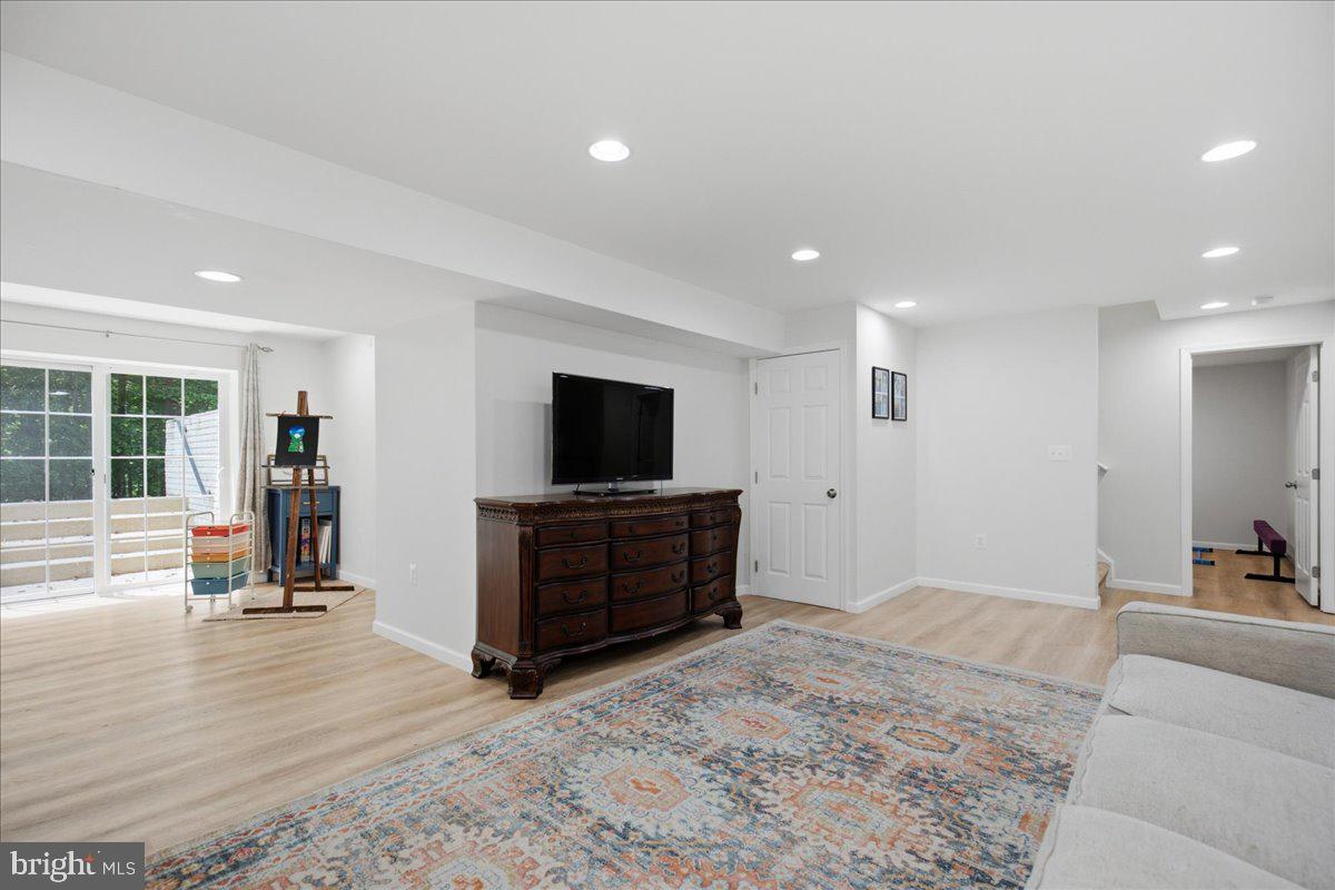 HUNTING CREEK KNOLLS - Residential
