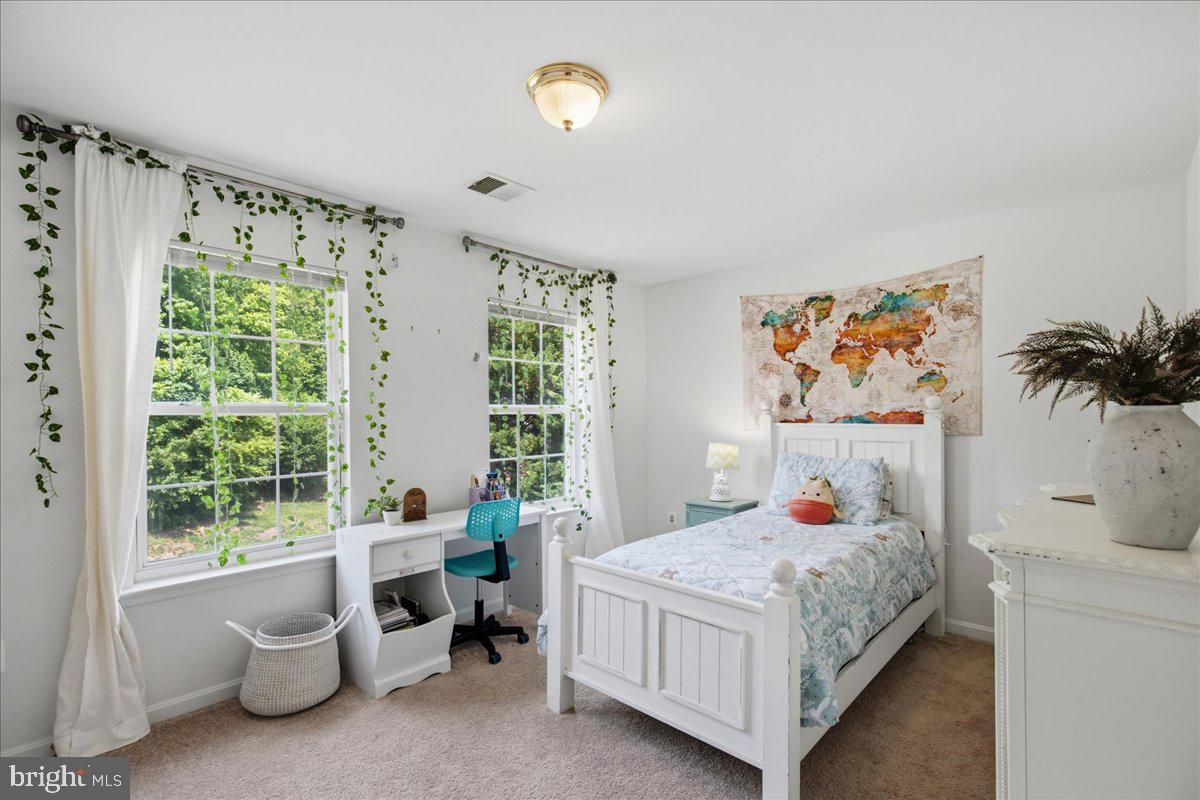 HUNTING CREEK KNOLLS - Residential