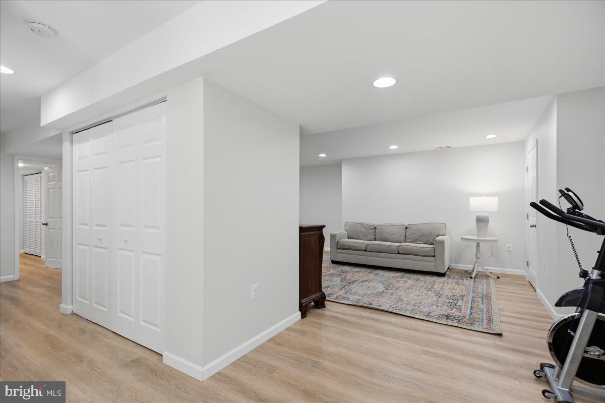 HUNTING CREEK KNOLLS - Residential