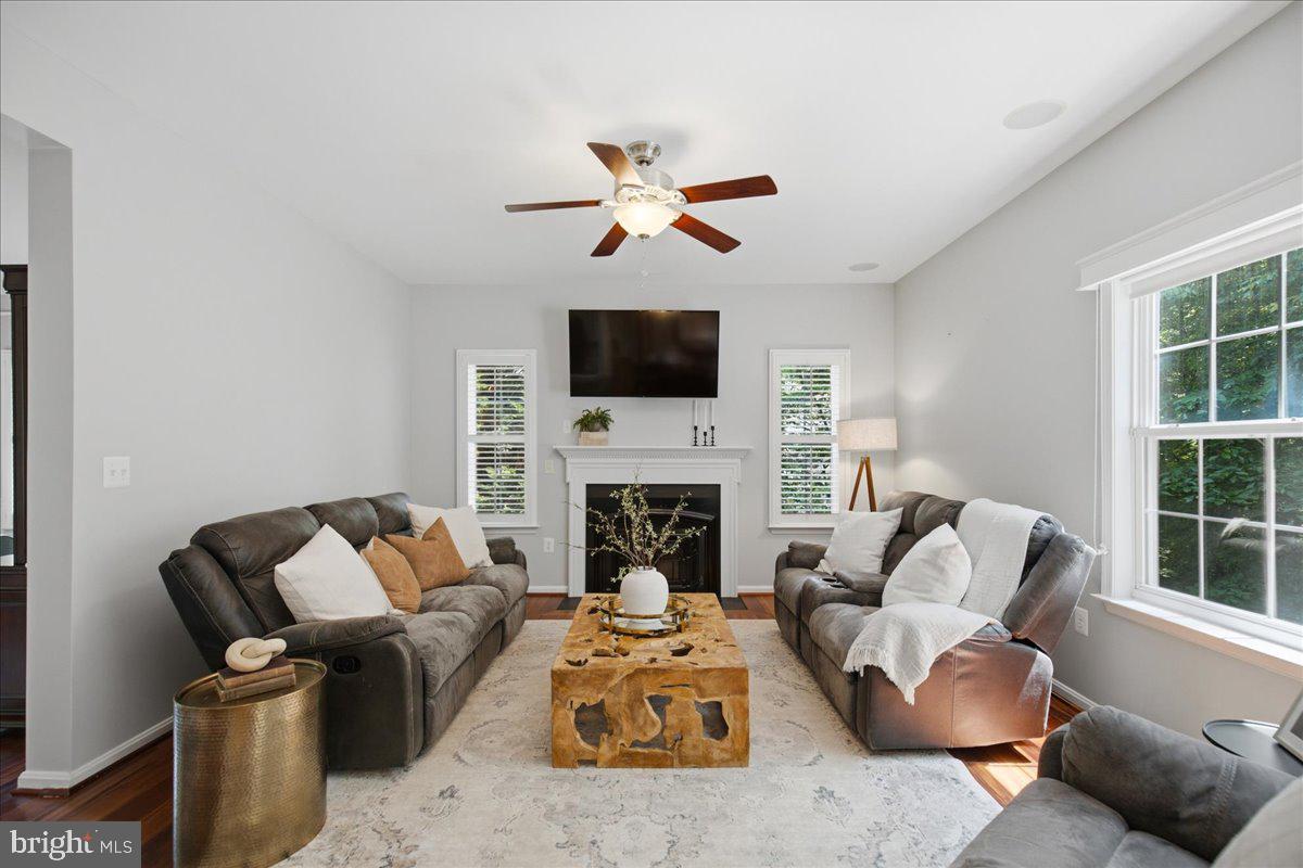 HUNTING CREEK KNOLLS - Residential