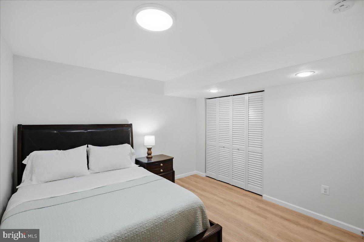 HUNTING CREEK KNOLLS - Residential