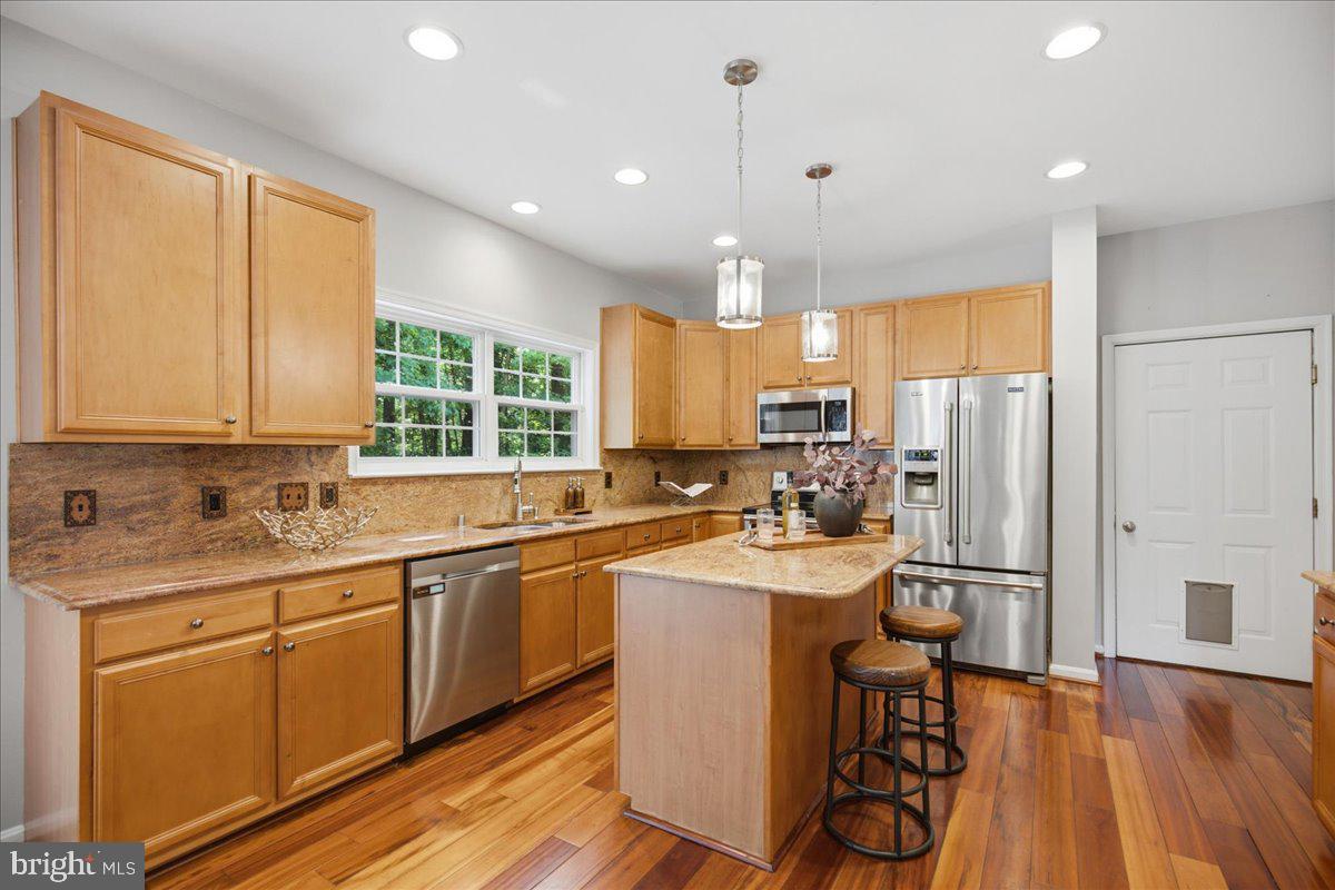 HUNTING CREEK KNOLLS - Residential
