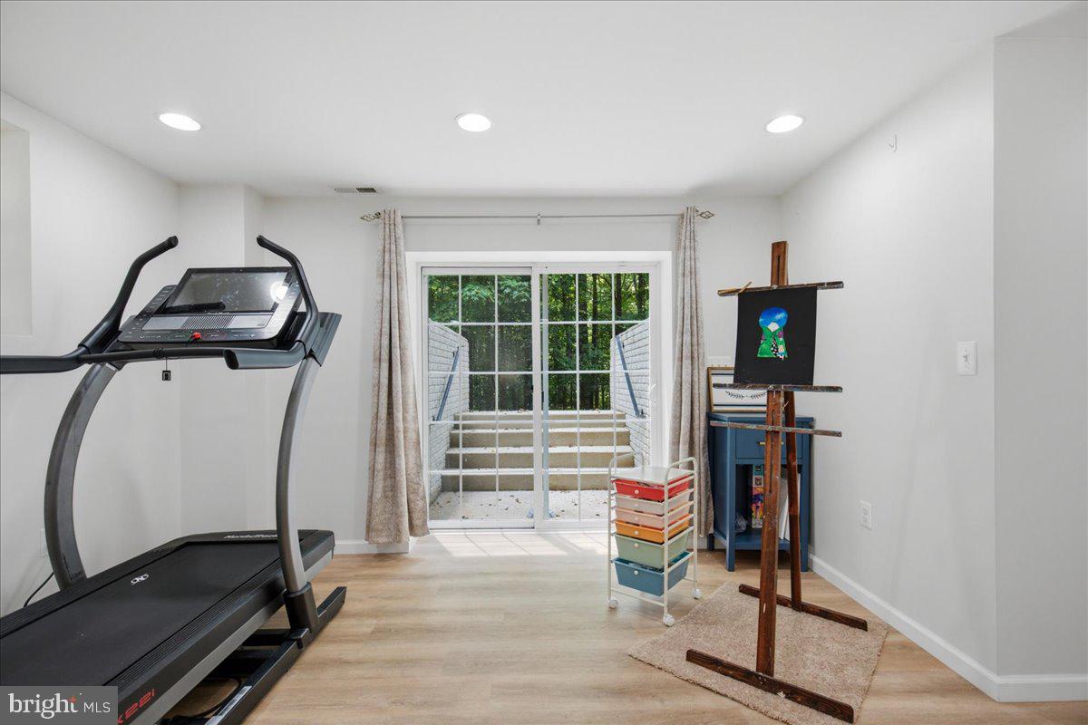 HUNTING CREEK KNOLLS - Residential