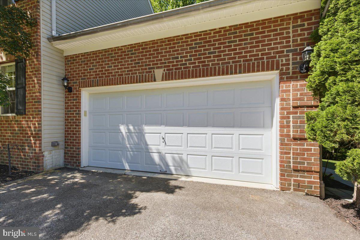 HUNTING CREEK KNOLLS - Residential
