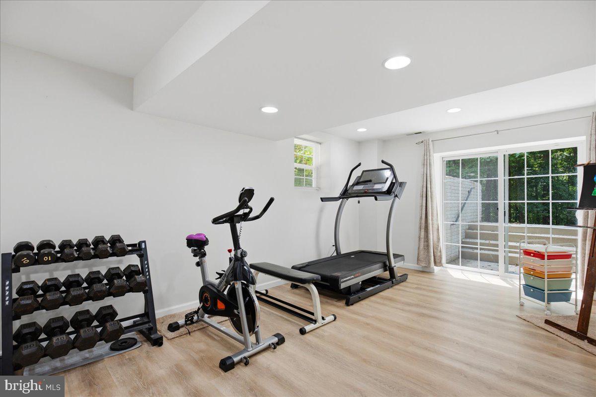 HUNTING CREEK KNOLLS - Residential