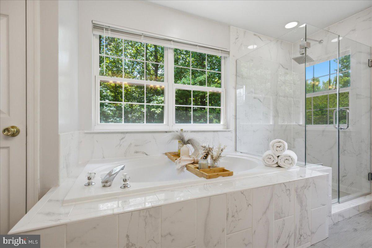 HUNTING CREEK KNOLLS - Residential