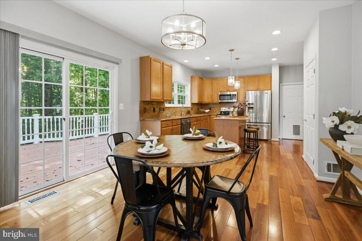 HUNTING CREEK KNOLLS - Residential