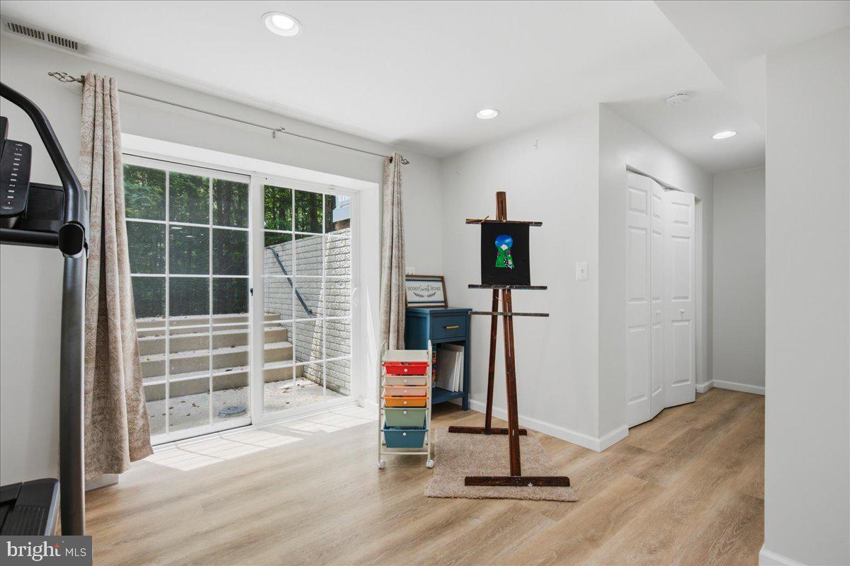 HUNTING CREEK KNOLLS - Residential