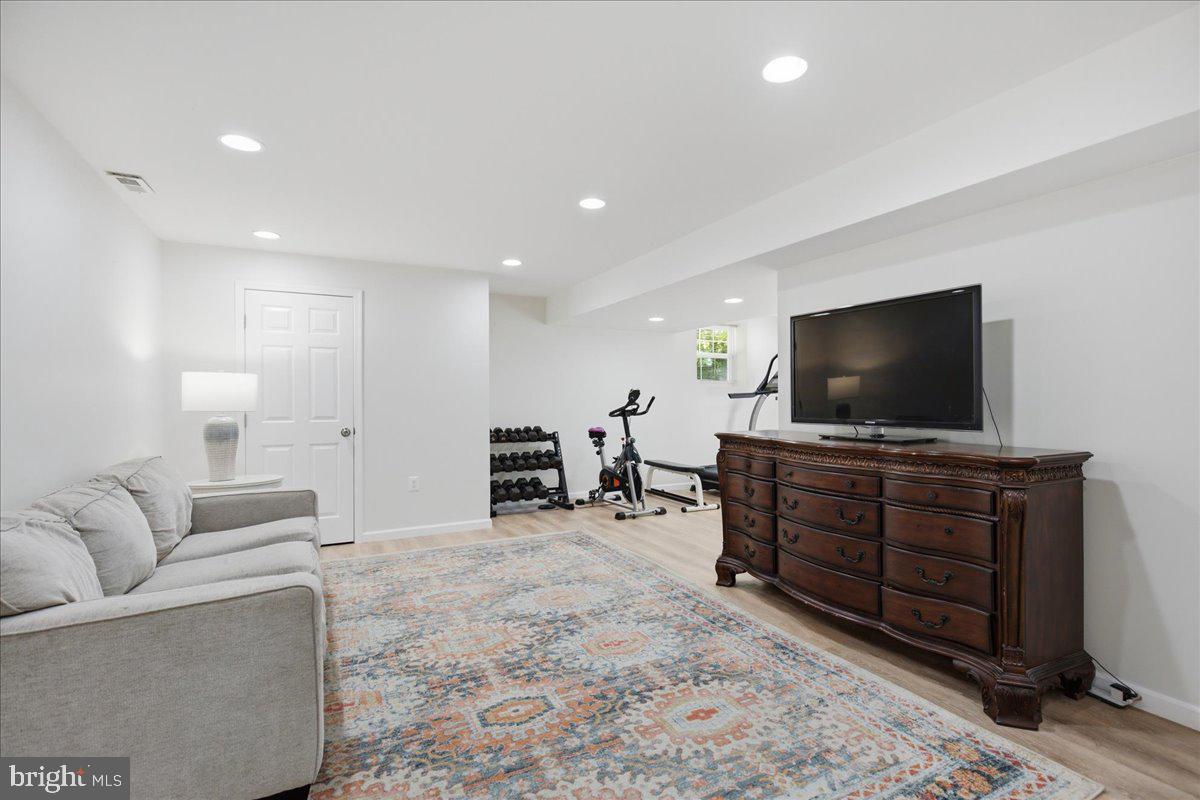 HUNTING CREEK KNOLLS - Residential