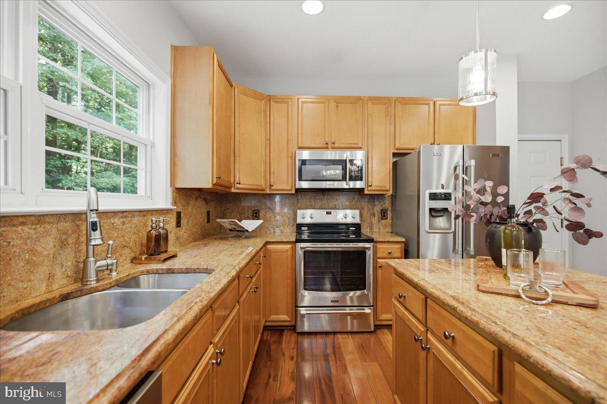 HUNTING CREEK KNOLLS - Residential