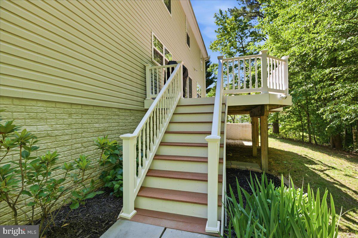 HUNTING CREEK KNOLLS - Residential