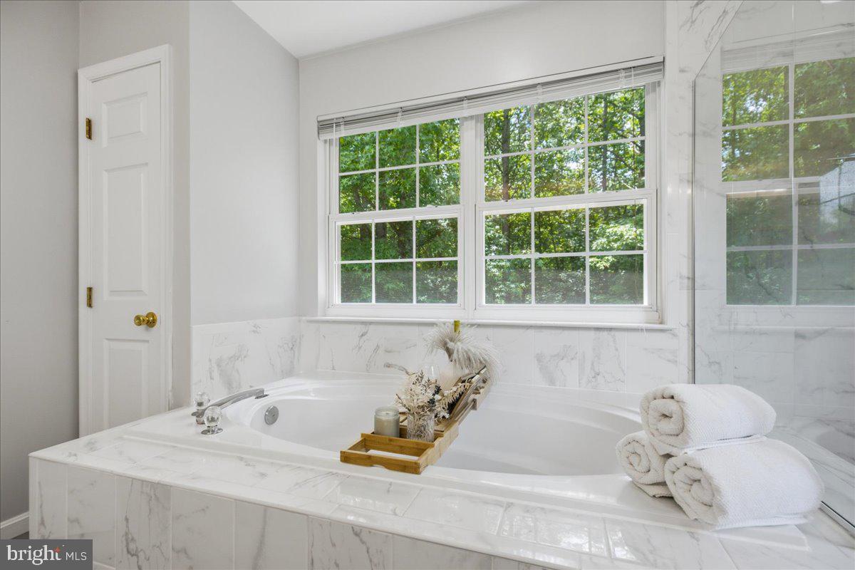 HUNTING CREEK KNOLLS - Residential
