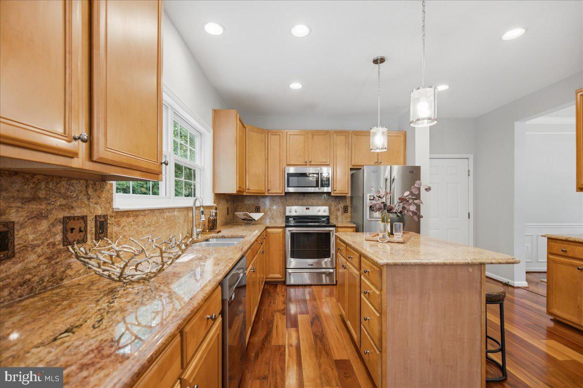 HUNTING CREEK KNOLLS - Residential