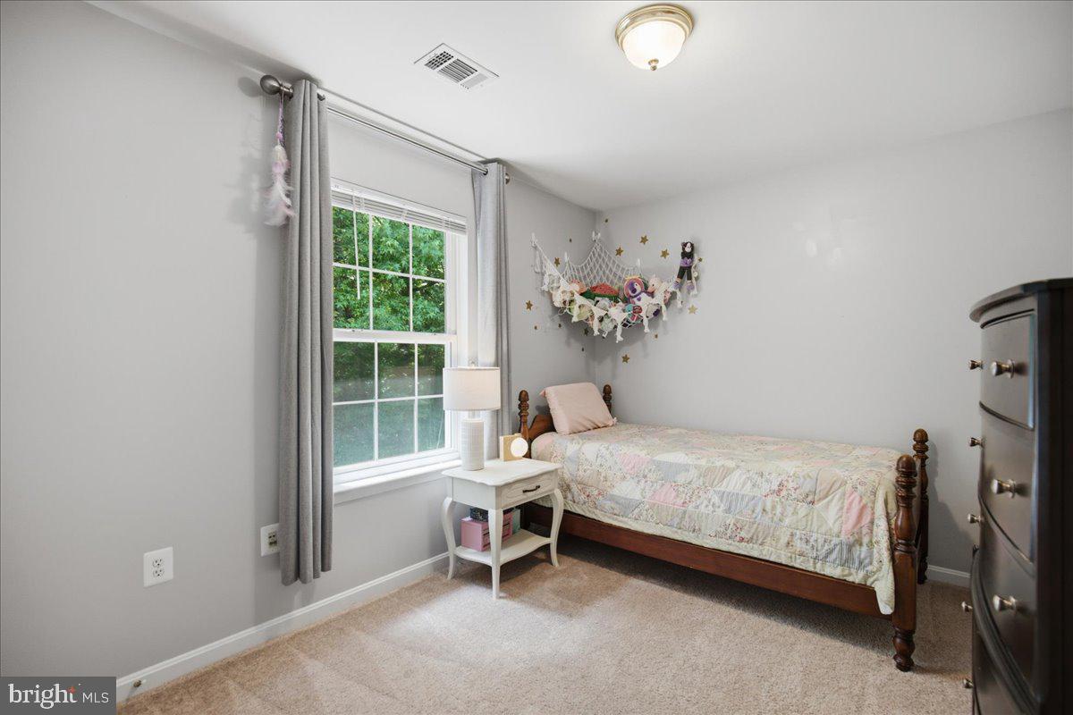 HUNTING CREEK KNOLLS - Residential