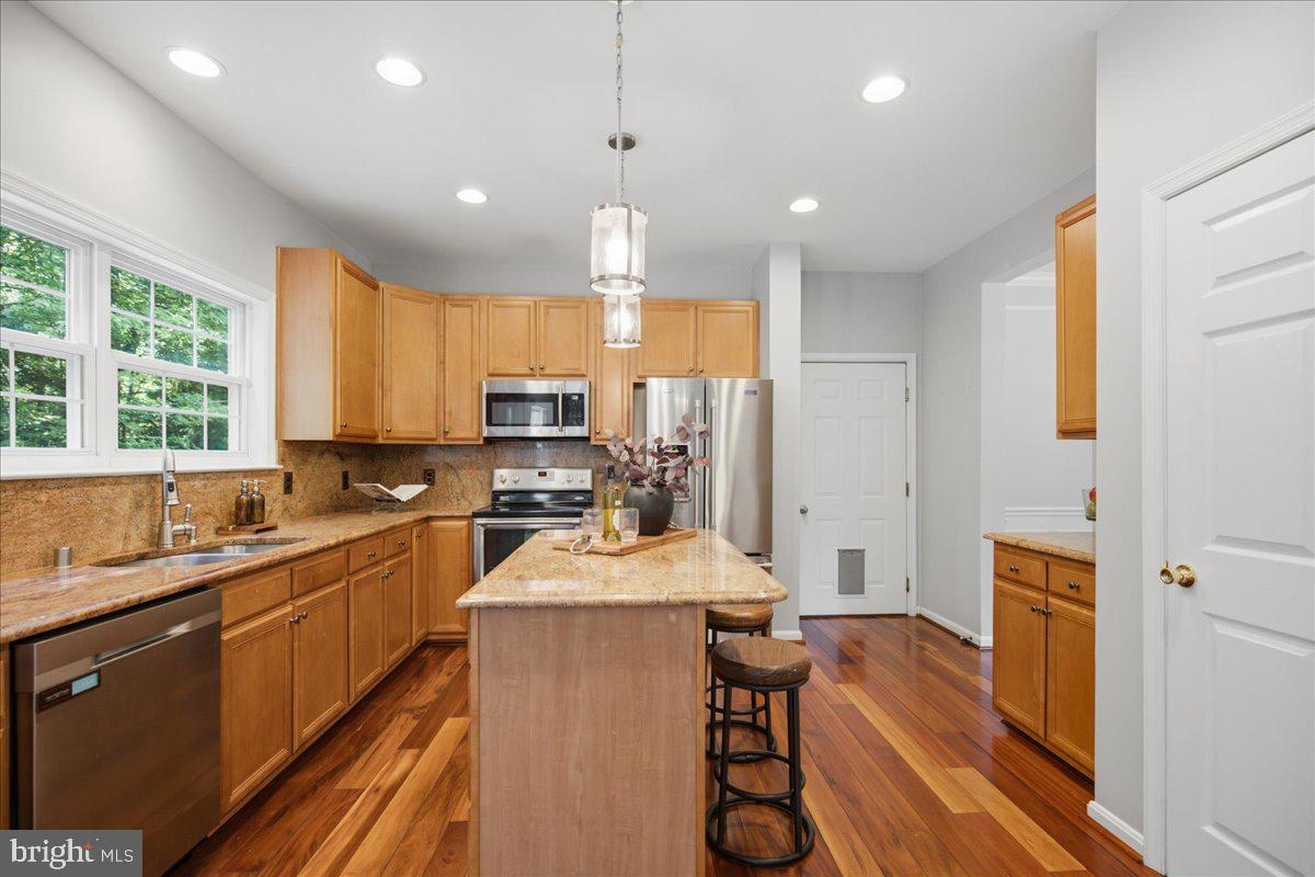 HUNTING CREEK KNOLLS - Residential