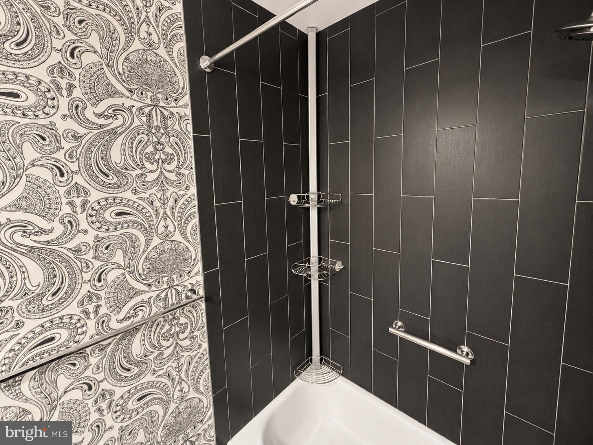 LOGAN SQUARE - Residential