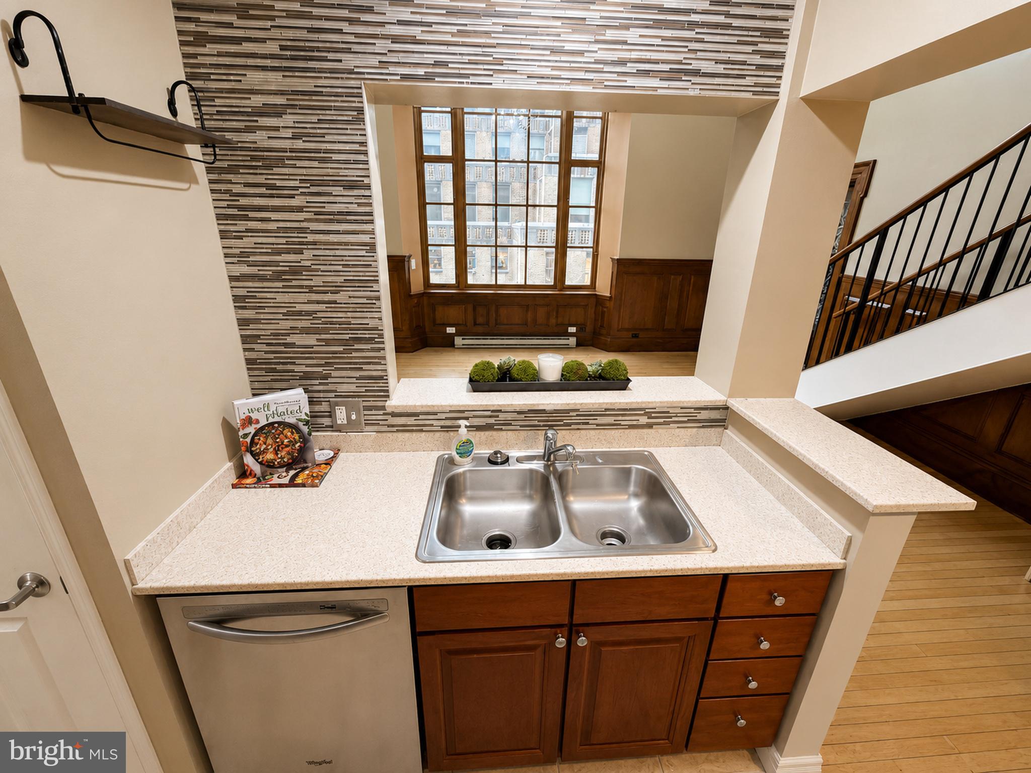 LOGAN SQUARE - Residential