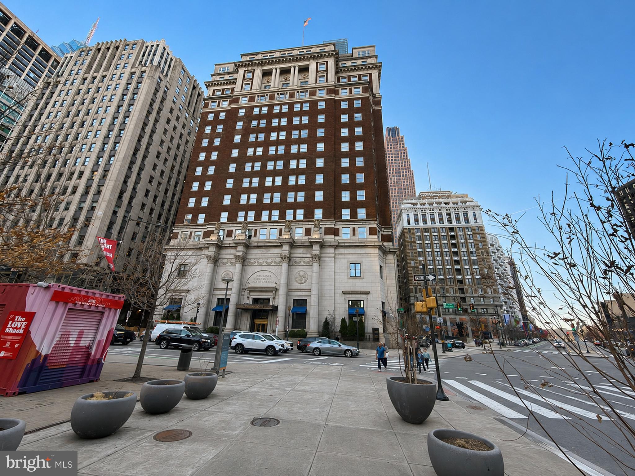 LOGAN SQUARE - Residential