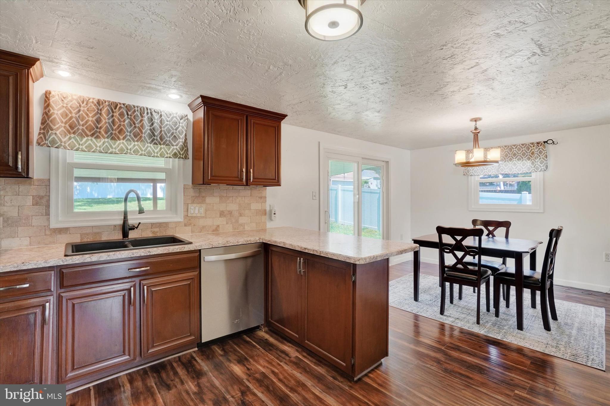 YORK TWP - Residential