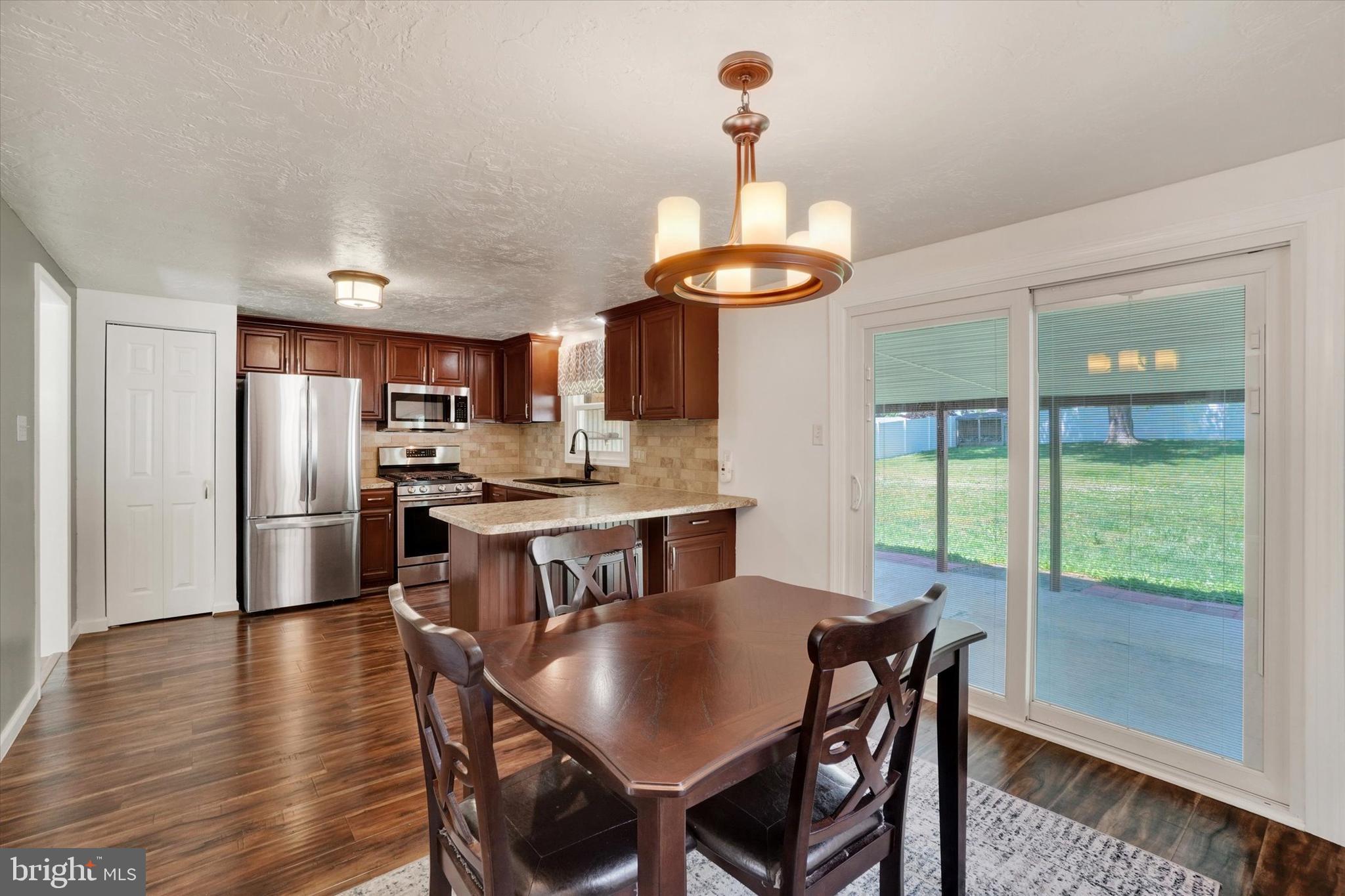 YORK TWP - Residential