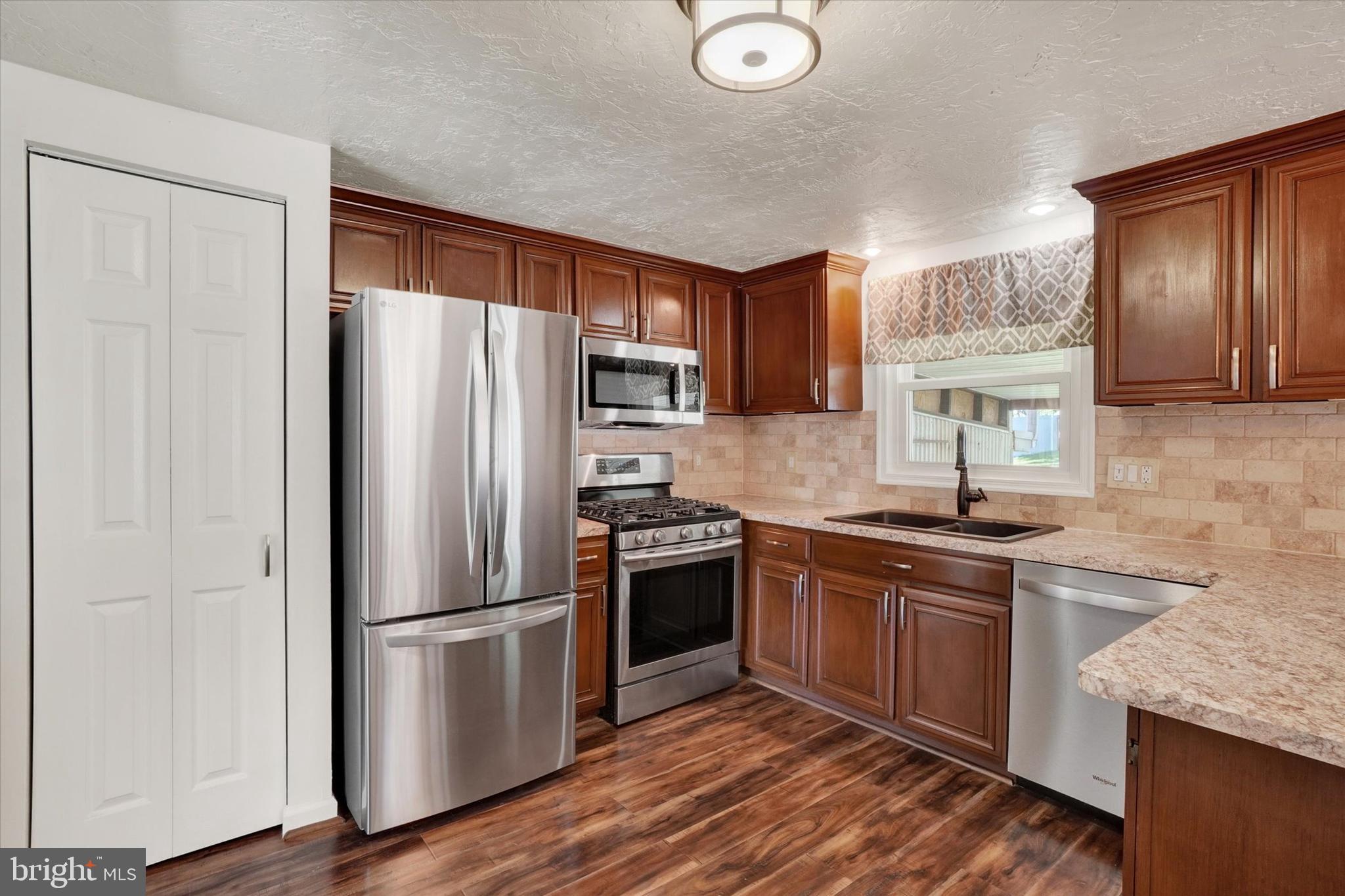 YORK TWP - Residential