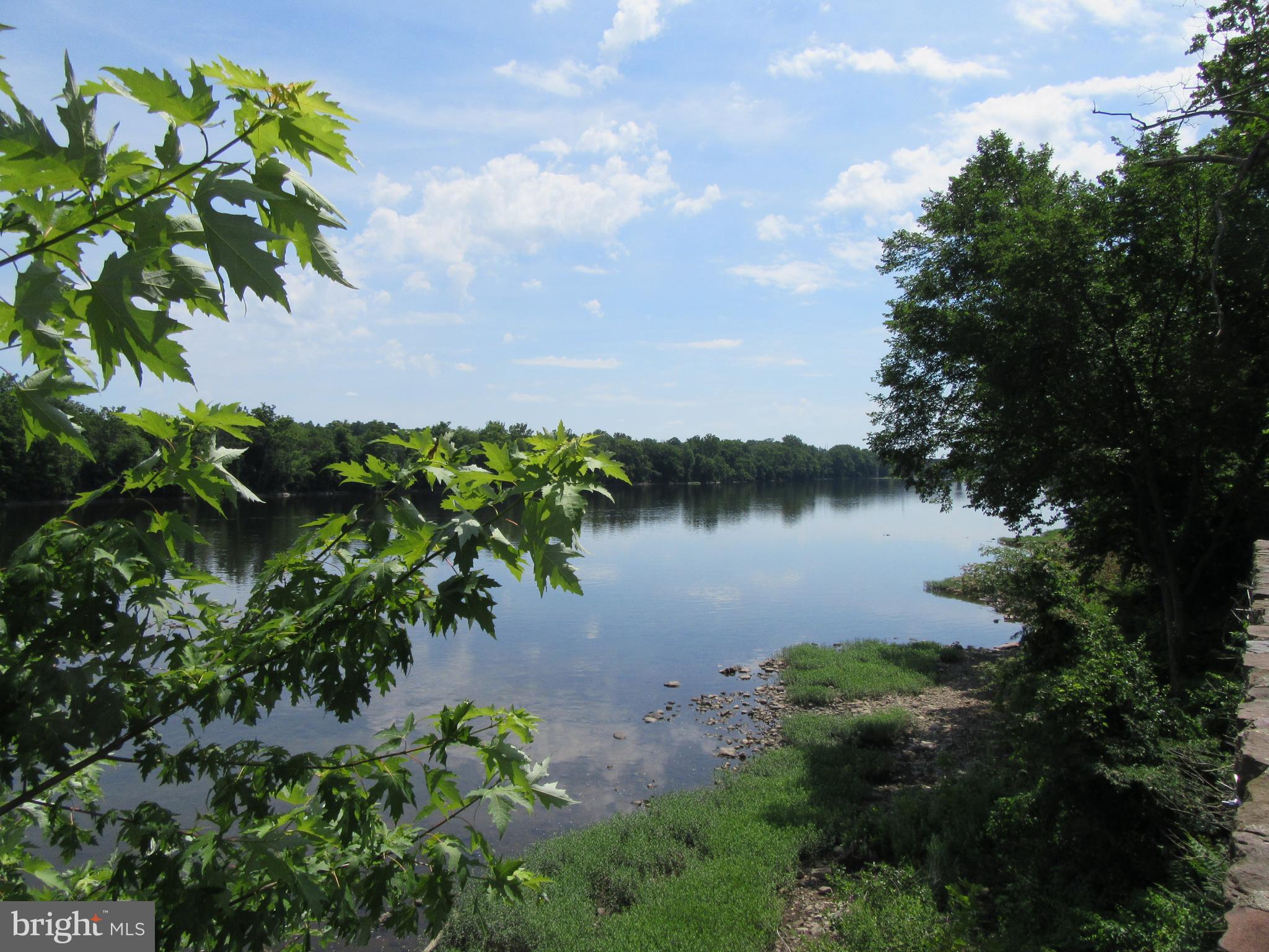 FAIRWAYS - Residential
