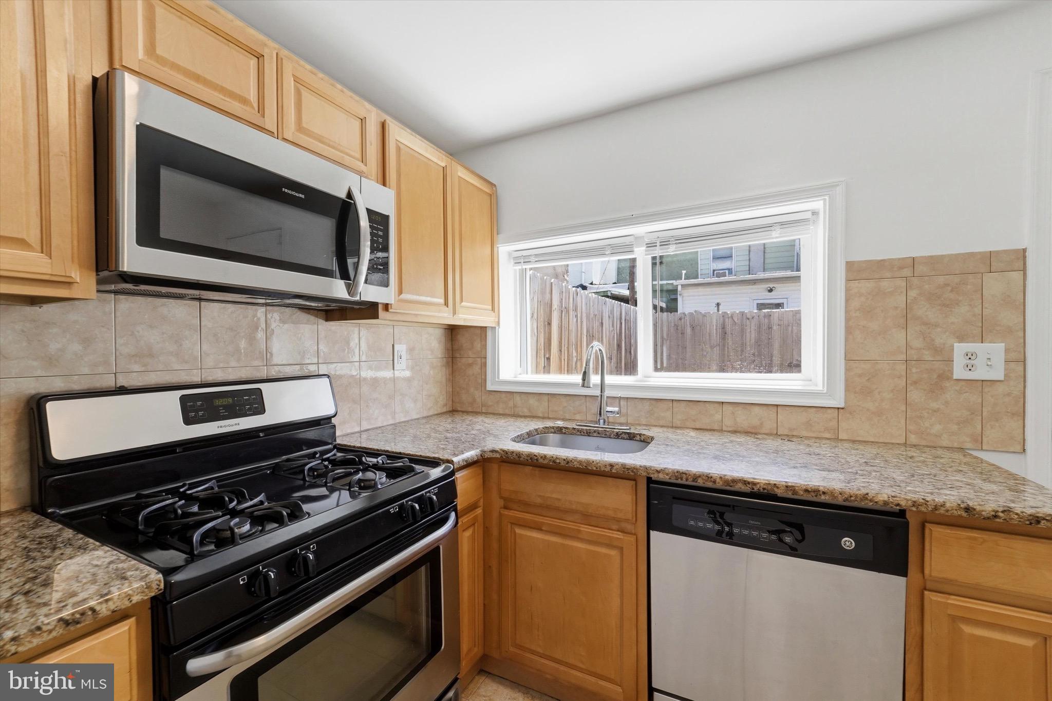 PORT RICHMOND - Residential