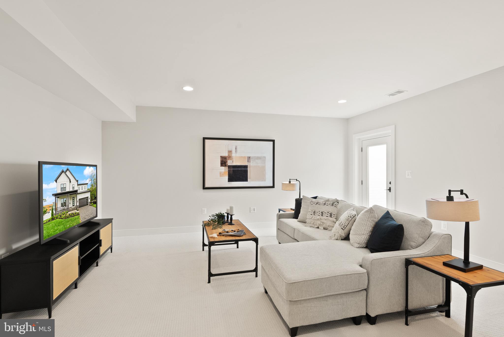 VIENNA WOODS - Residential