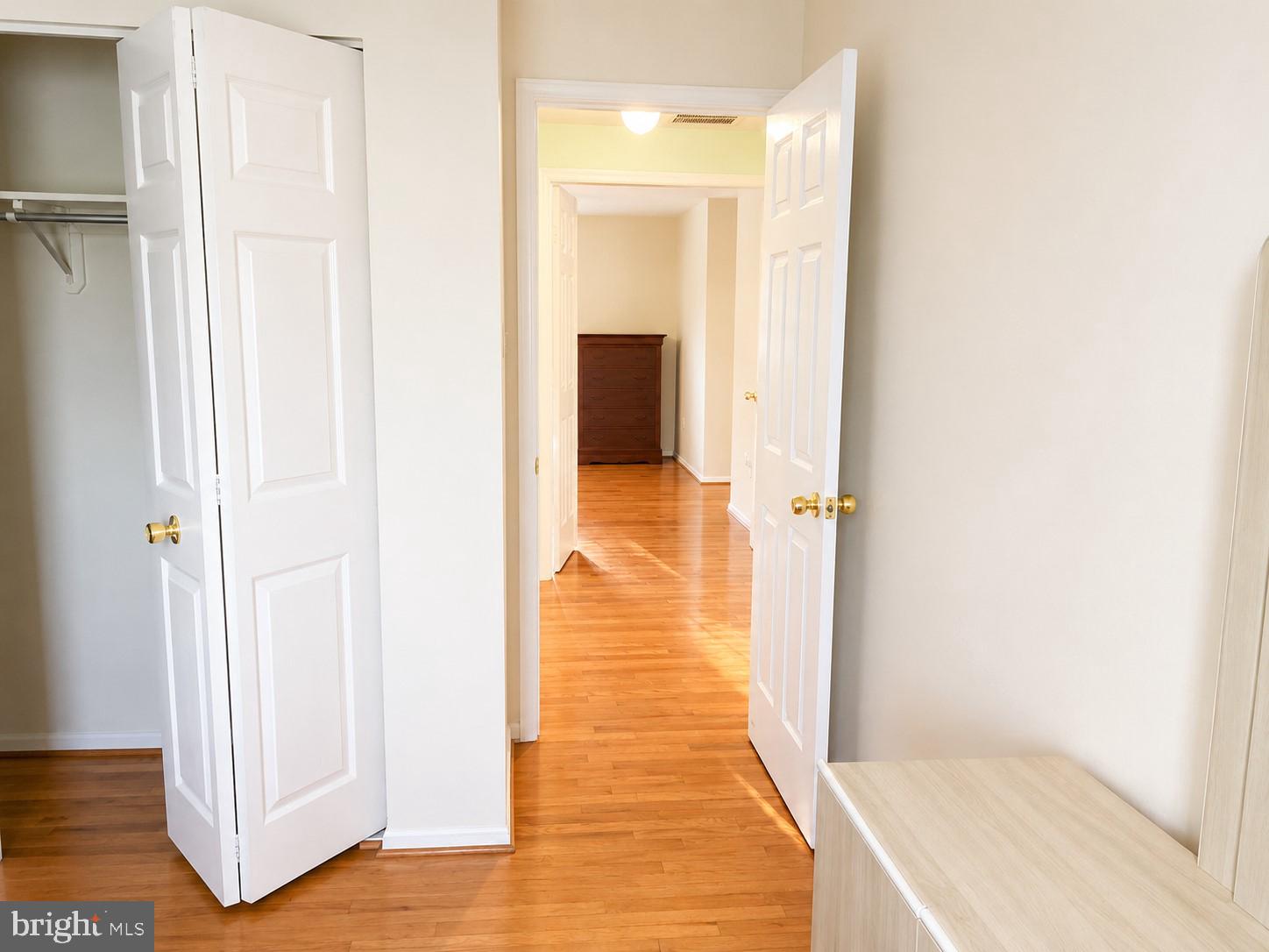 LONGMEAD - Residential