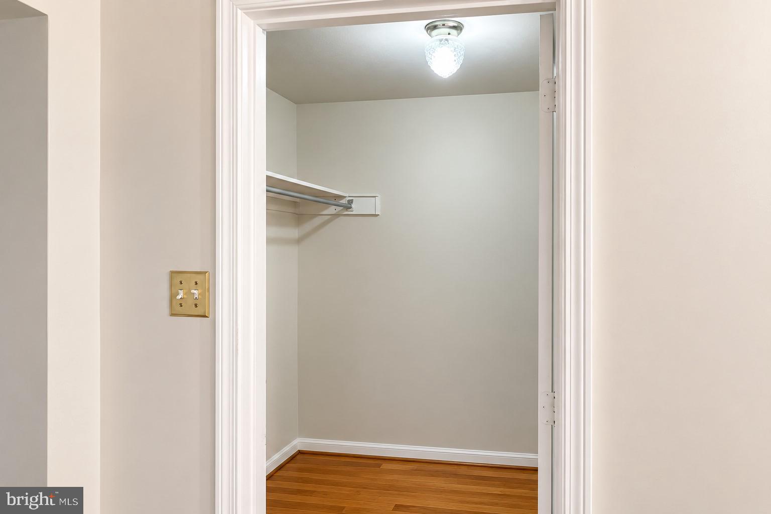 LONGMEAD - Residential