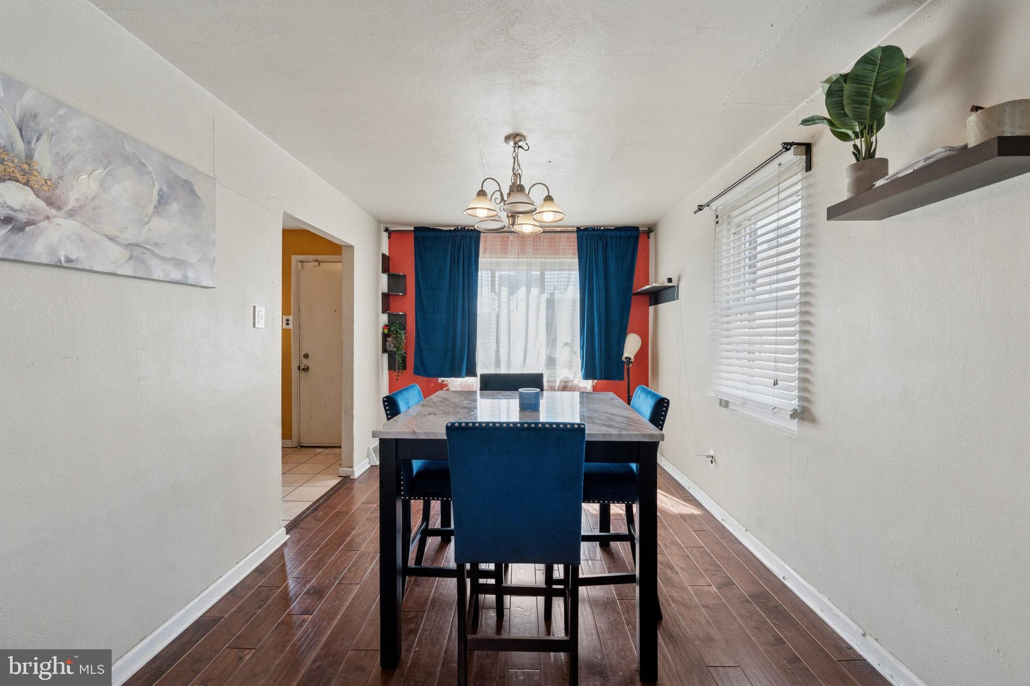YORKTOWN - Residential