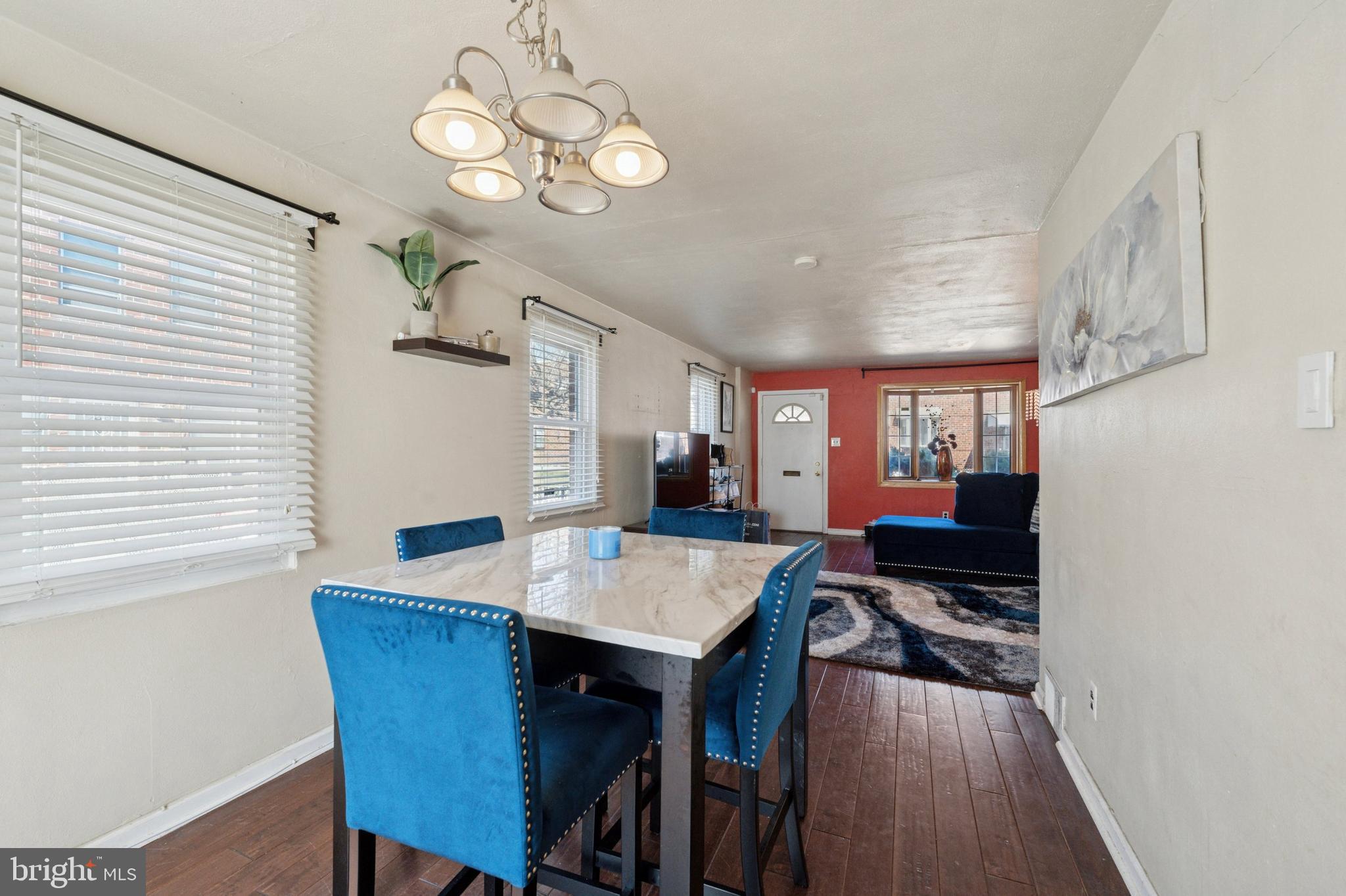 YORKTOWN - Residential