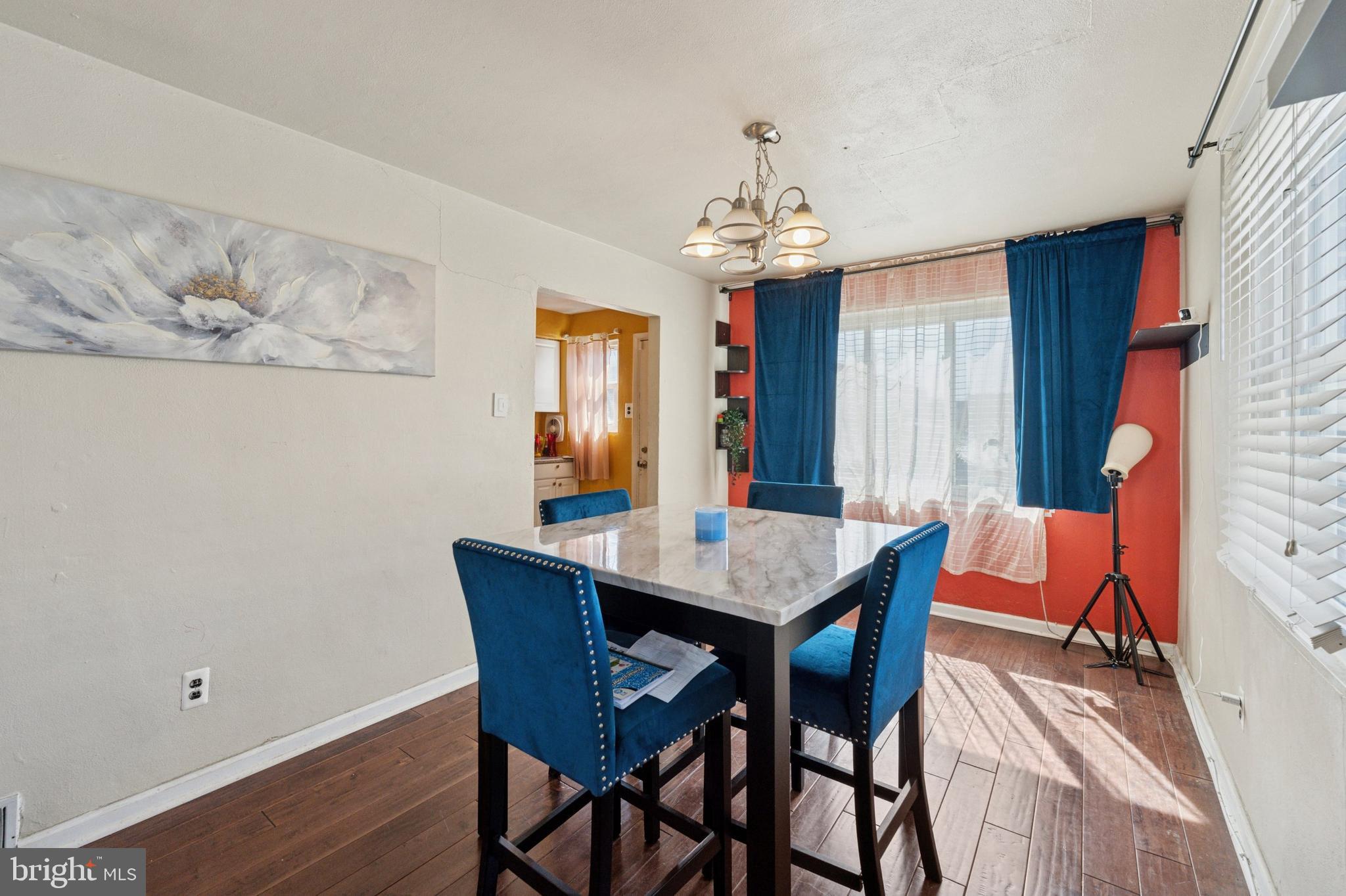 YORKTOWN - Residential