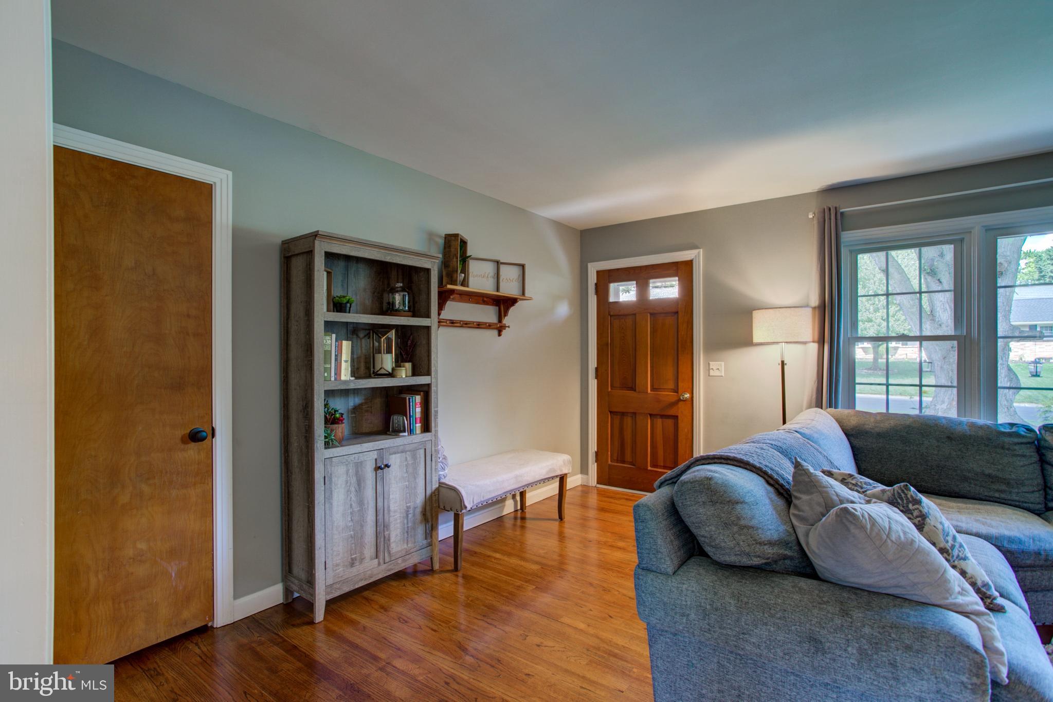 FOREST HILLS - Residential