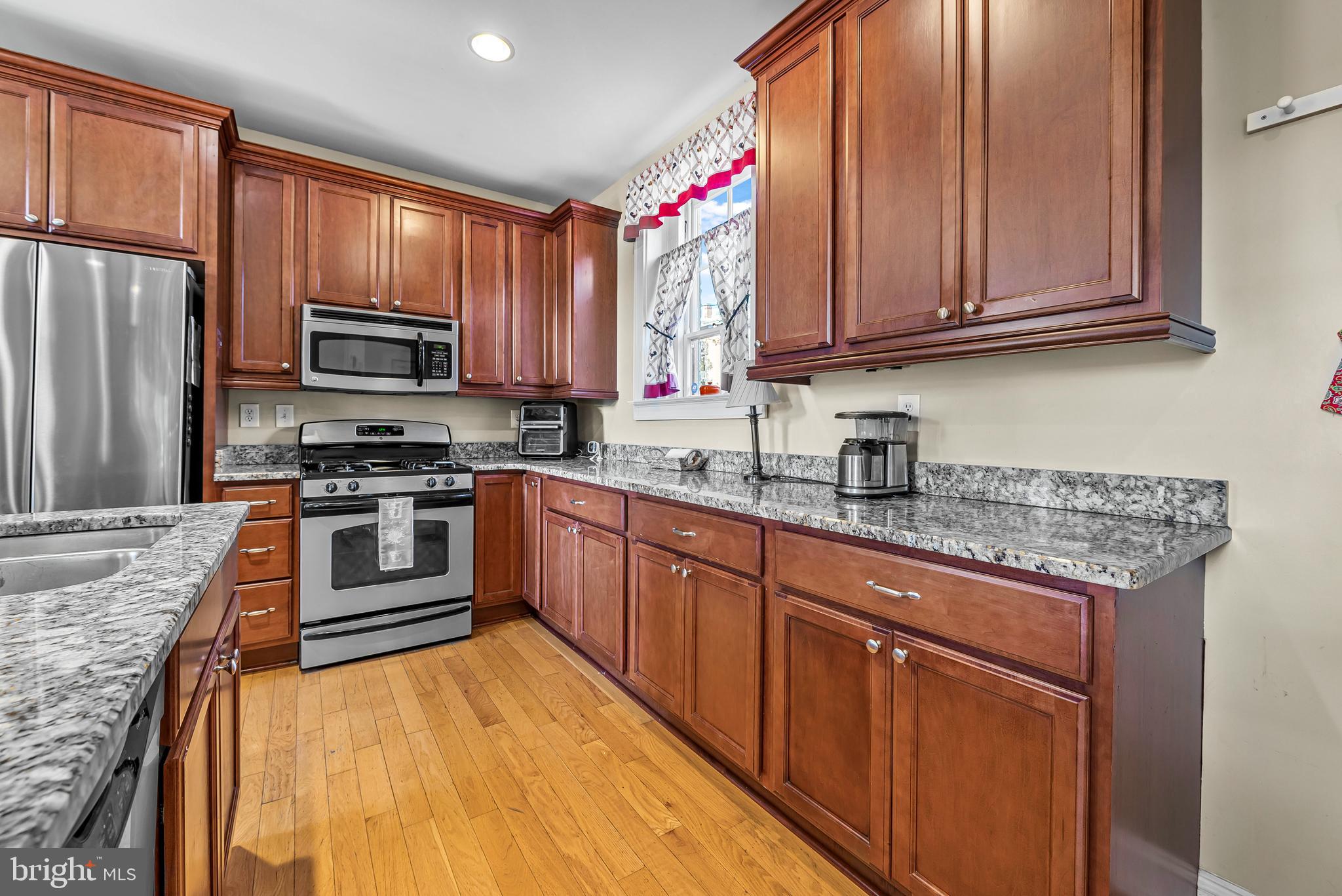 WEST SIDE - Residential