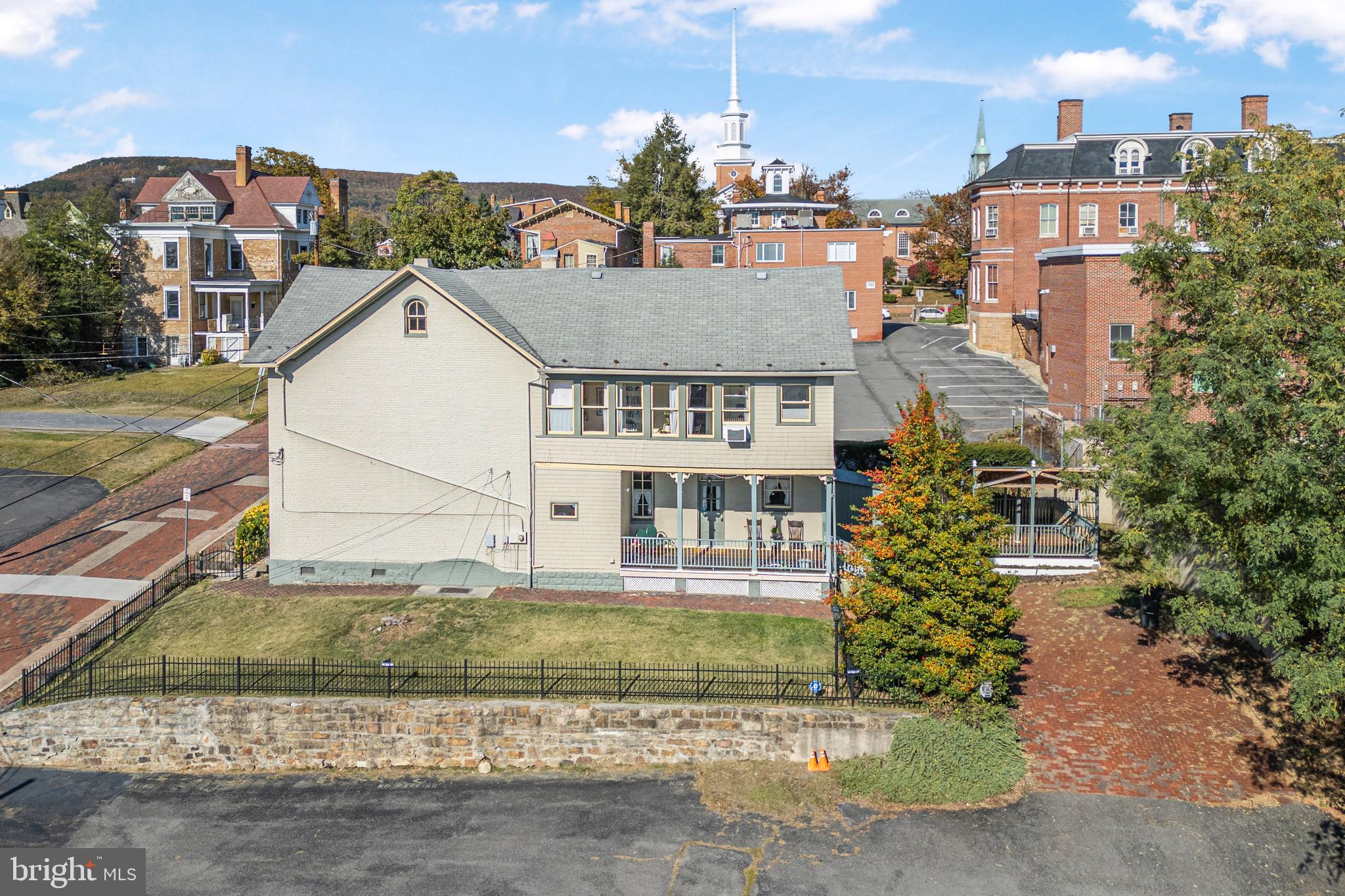 WEST SIDE - Residential