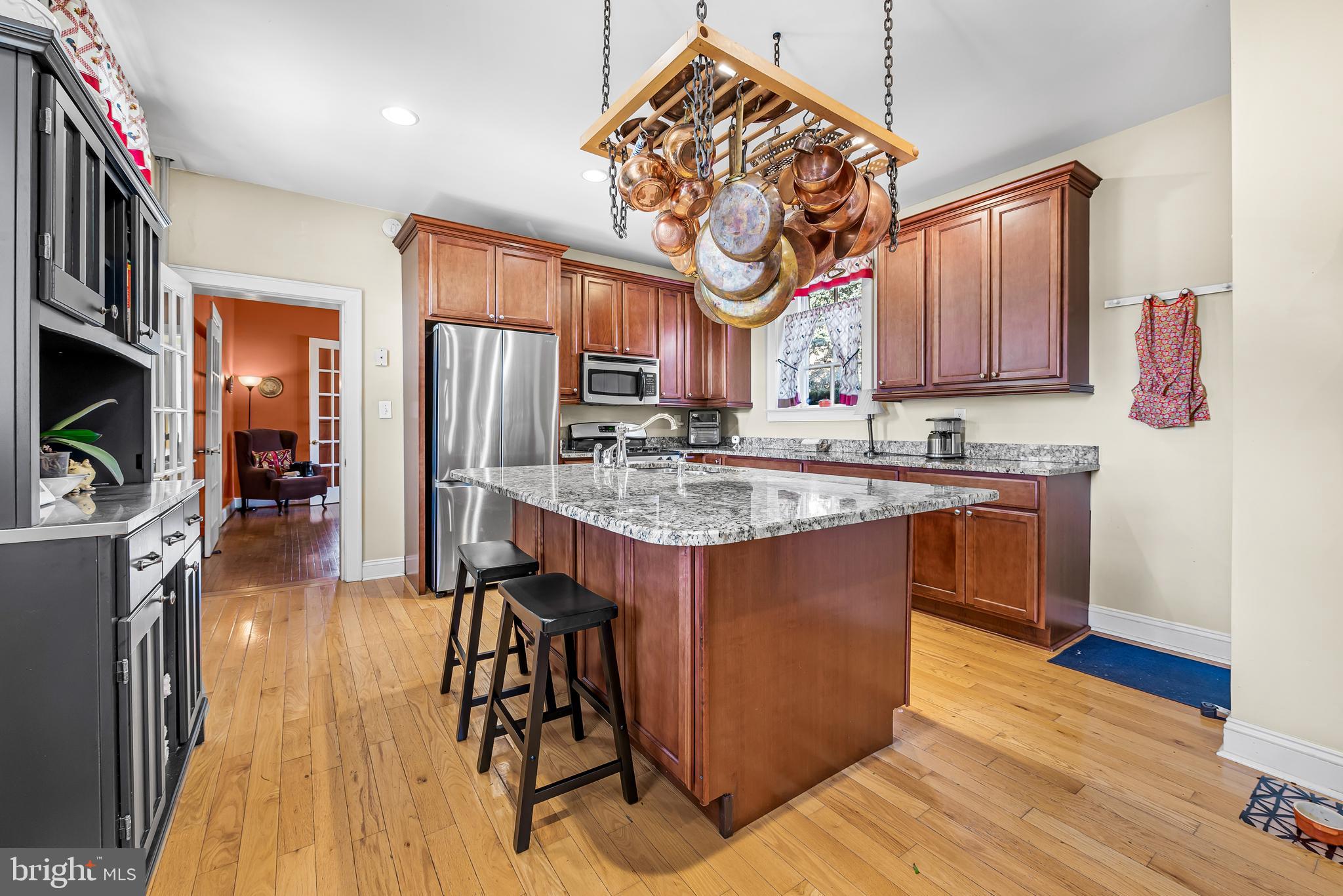 WEST SIDE - Residential