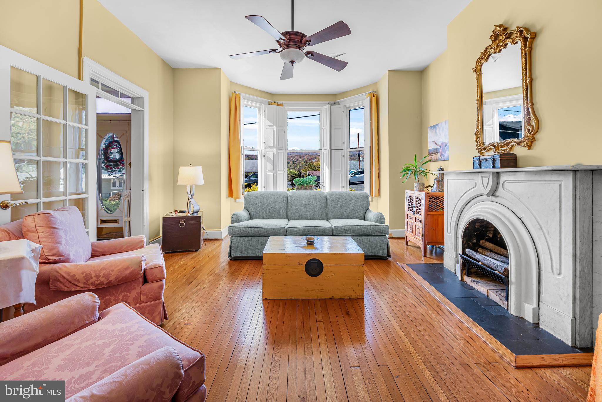 WEST SIDE - Residential