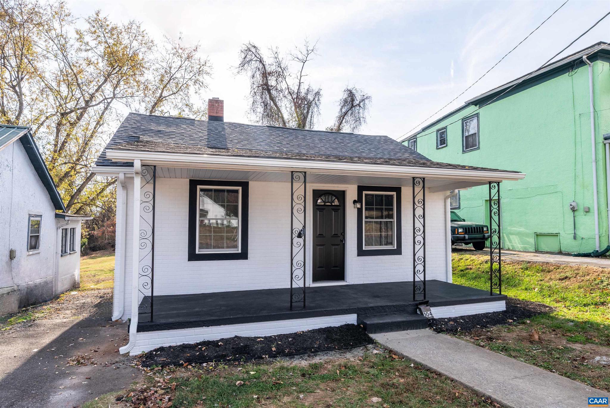 Welcome to your dream city home! This charming 3-bedroom, 1-bathroom residence has been meticulously renovated from top to bottom, offering the perfect blend of modern comfort and classic charm. With a brand new HVAC system, roof, windows, flooring, appliances, and so much more, this property is truly turnkey and ready for you to call home. Don't miss out on this opportunity - contact us today to schedule a showing!,Granite Counter