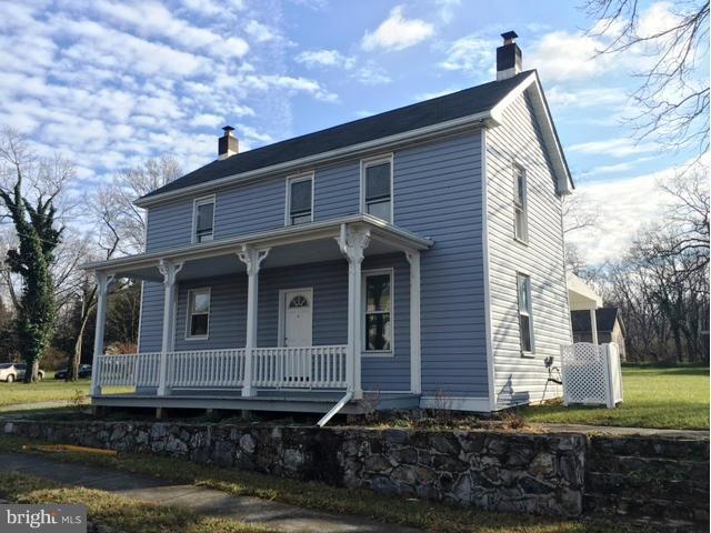 You are going to love this country home completely renovated with all new stainless steel appliances, new flooring and new paint throughout. New central heating and air conditioning. Great location & a huge yard. Comes with a home warranty. footage is approx.