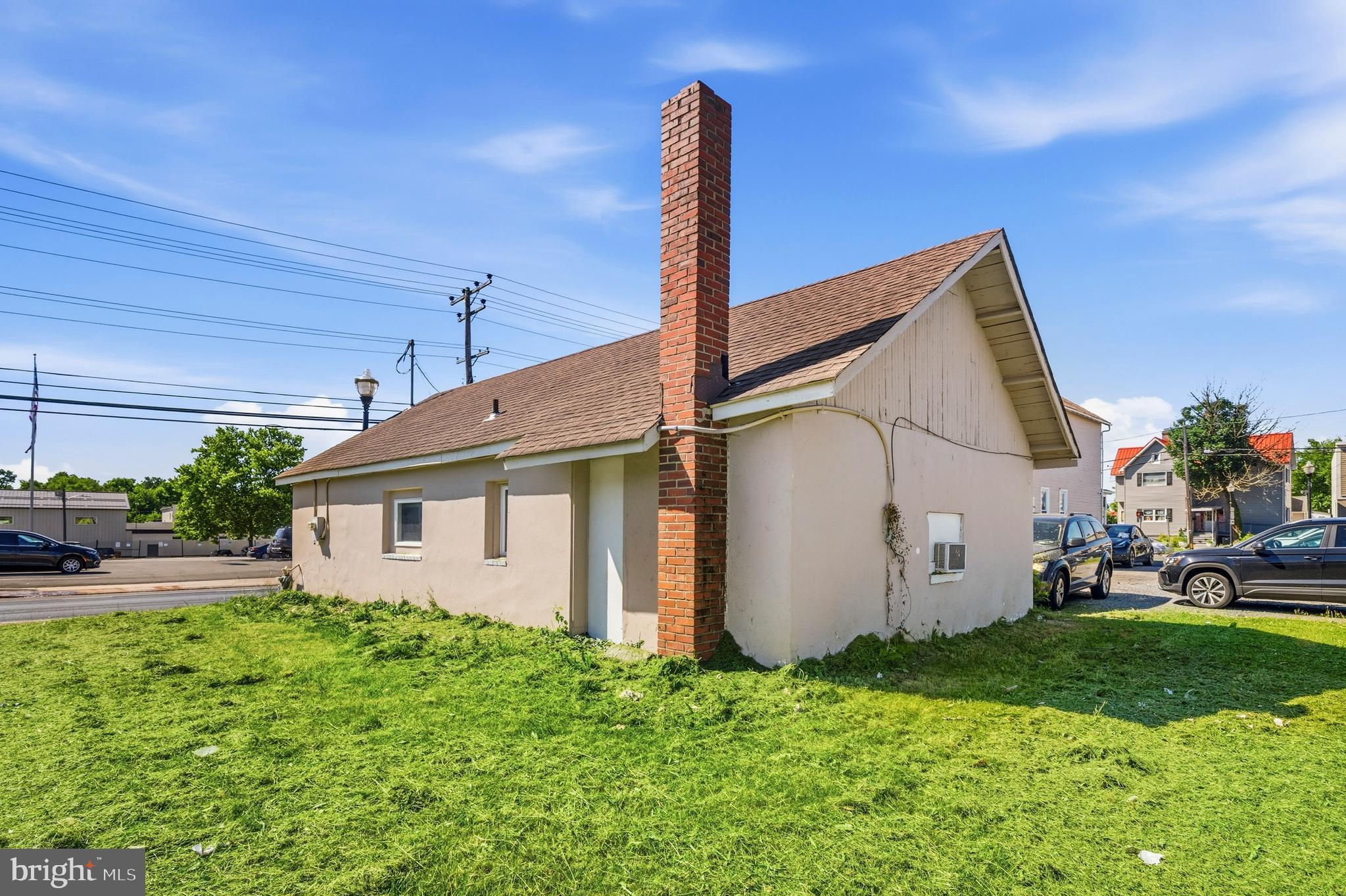 LAUREL - Residential