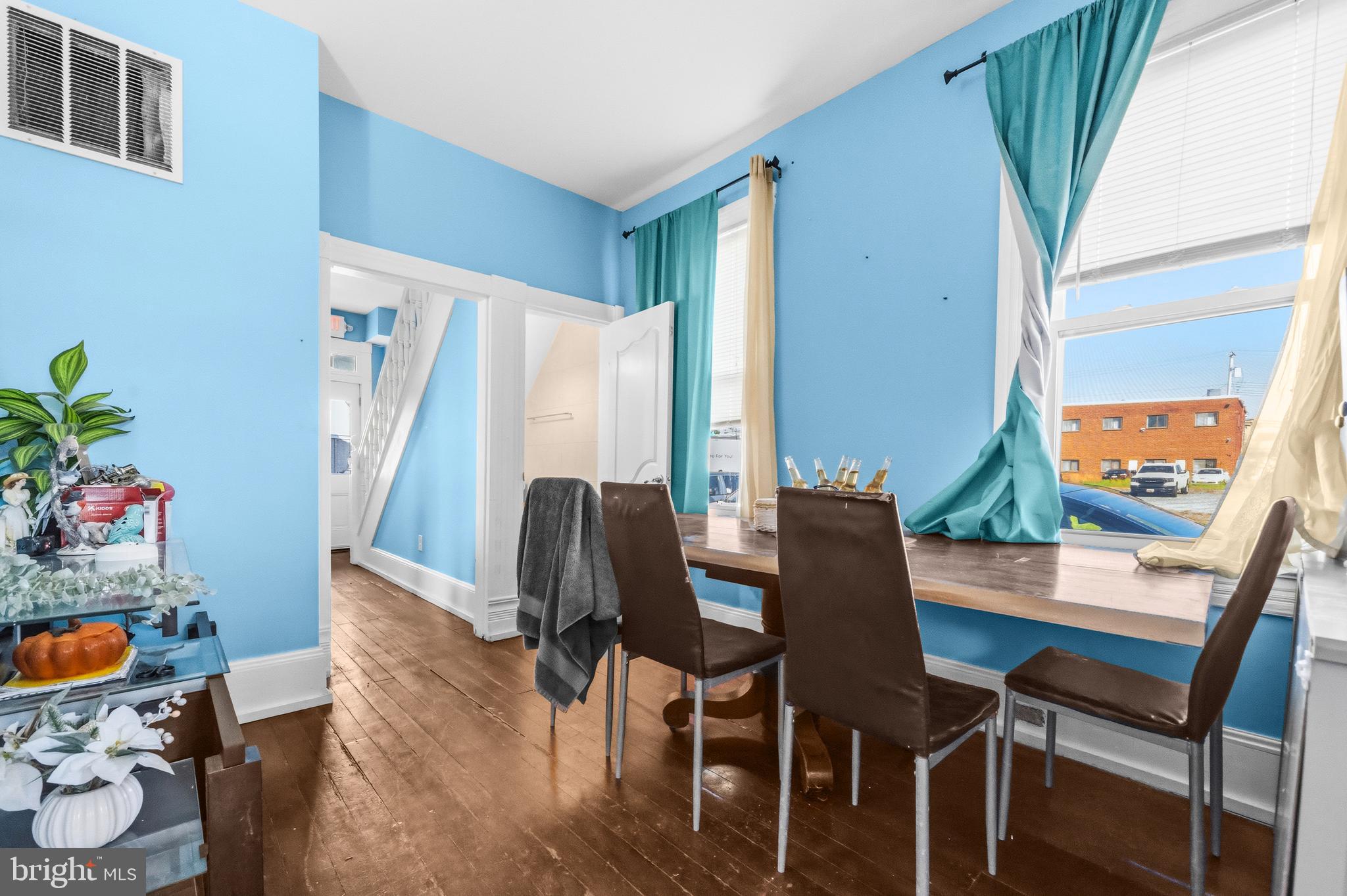 LAUREL - Residential