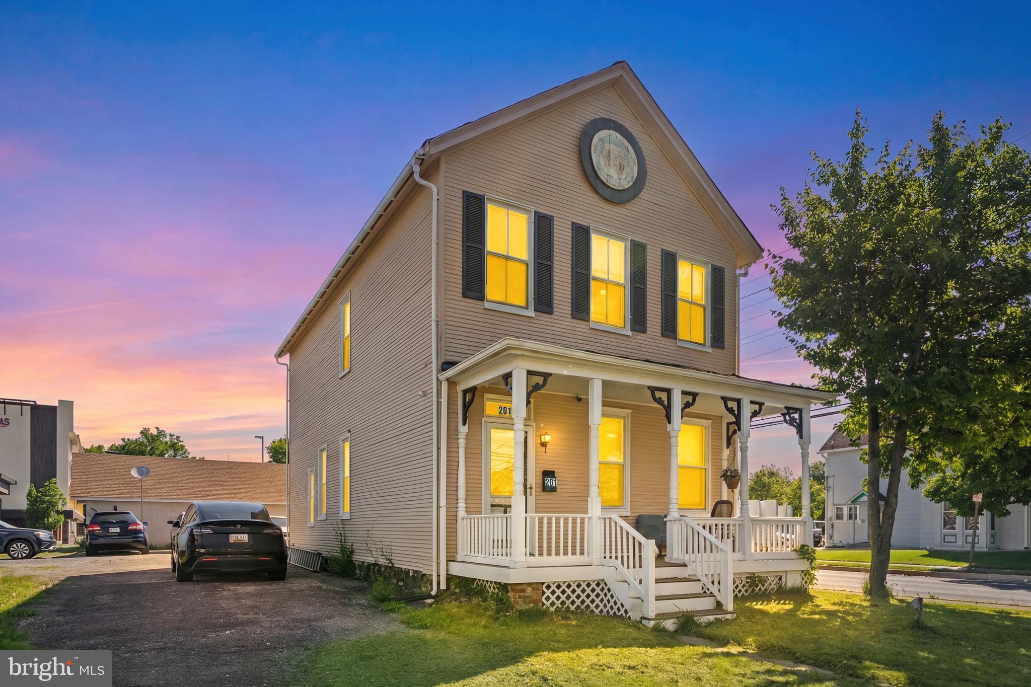 LAUREL - Residential
