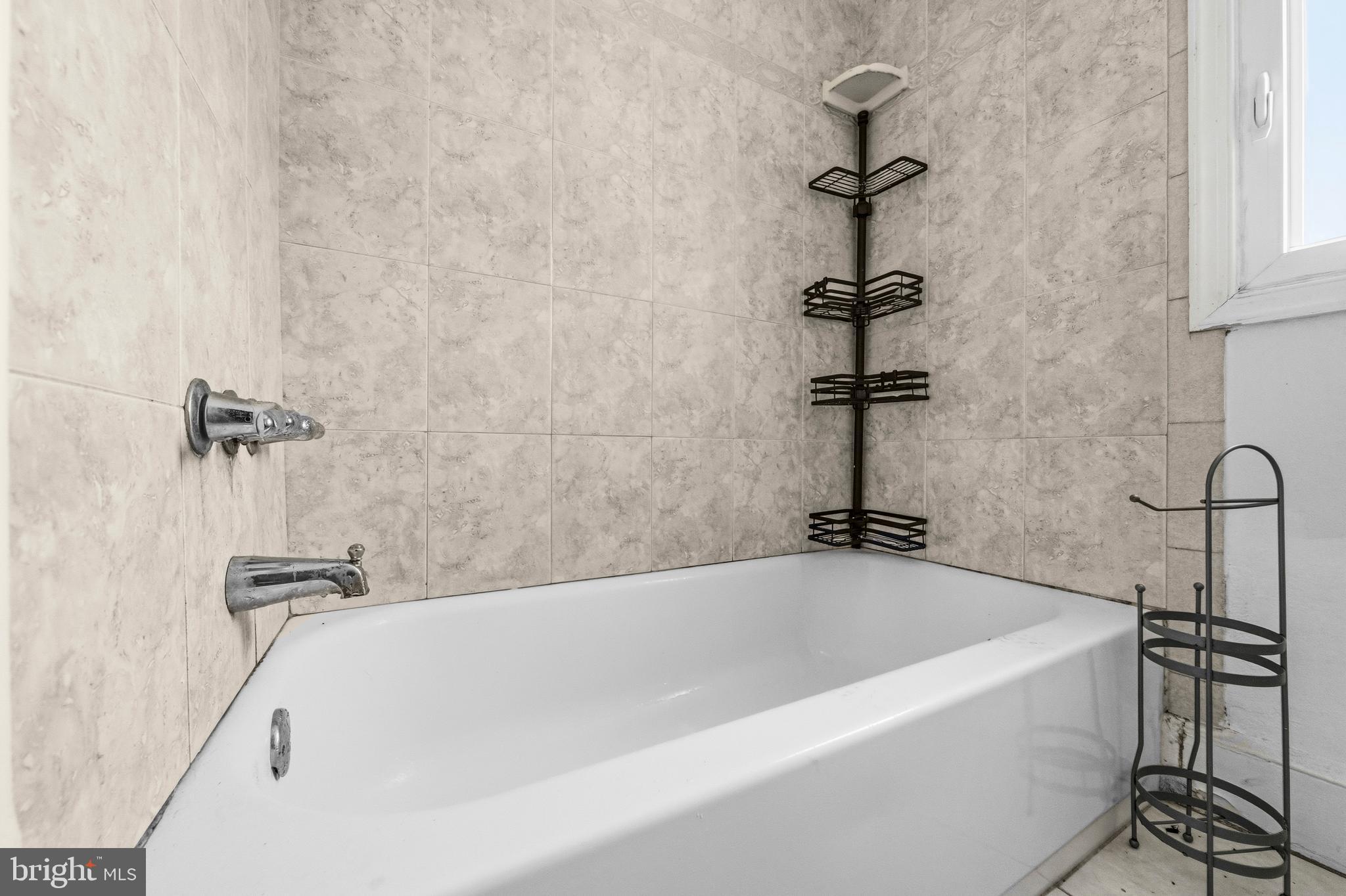 LAUREL - Residential