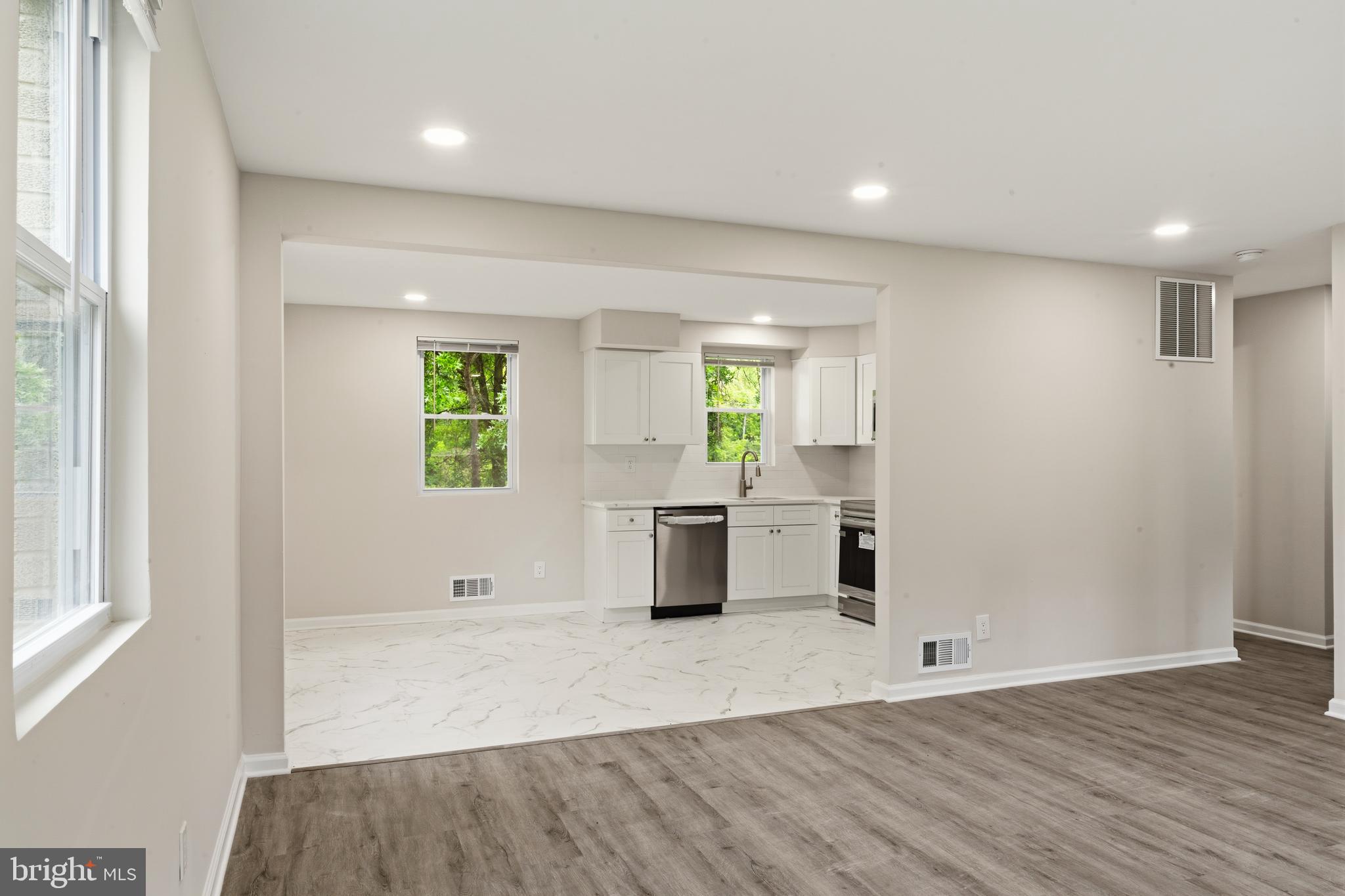 TEMPLE HILLS - Residential